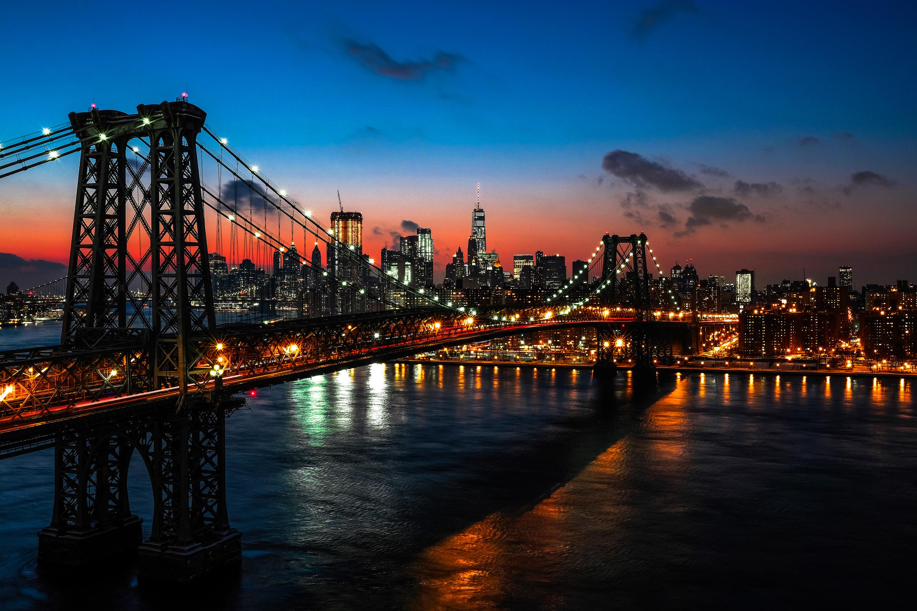 Williamsburg Bridge and Manhattan Skyline at Dusk HD Wallpaper