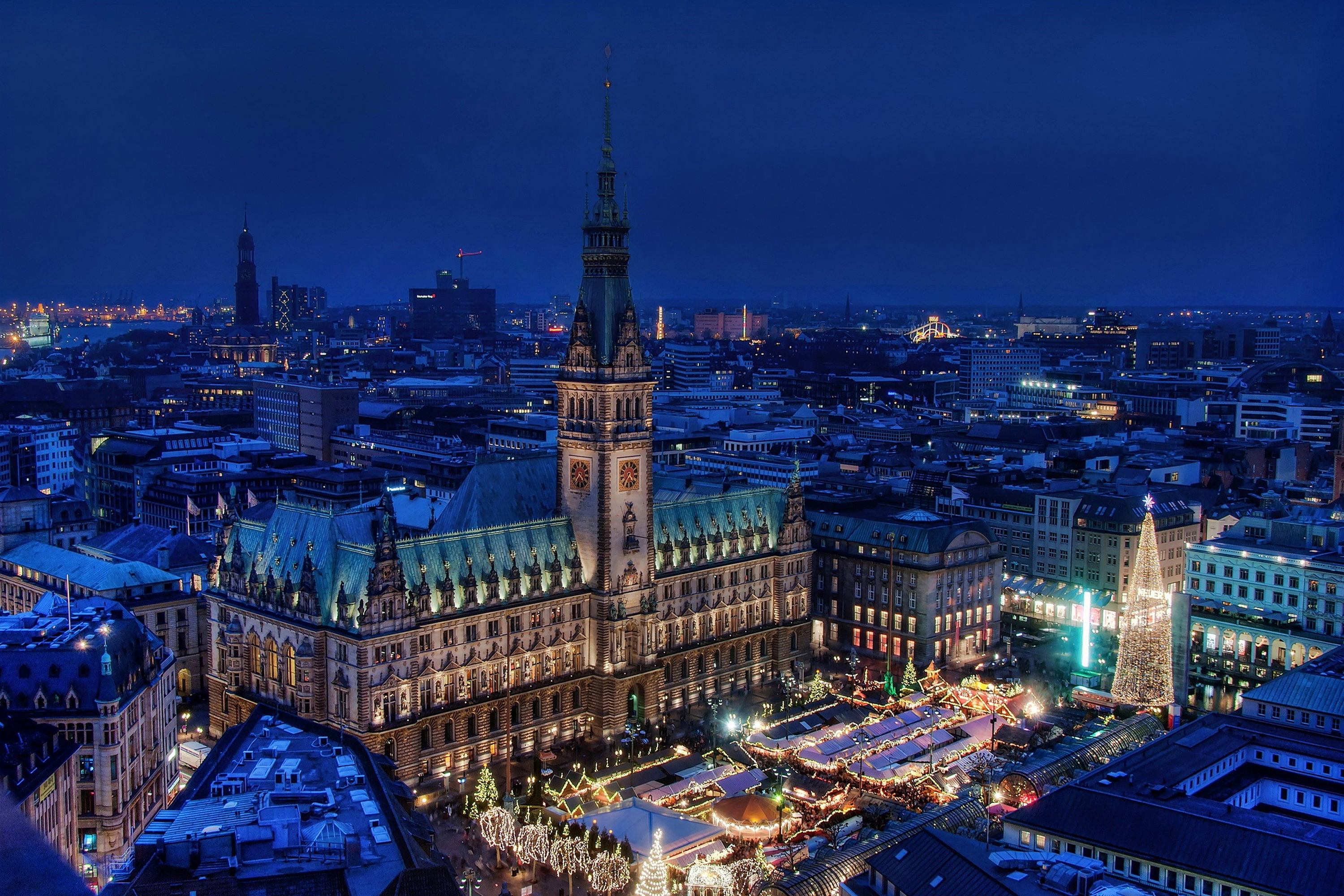 Hamburg City Hall at Christmas Market HD Wallpaper