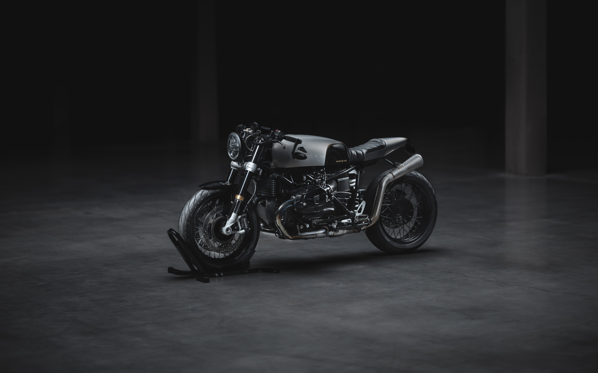 BMW R nineT motorcycle HD Wallpaper