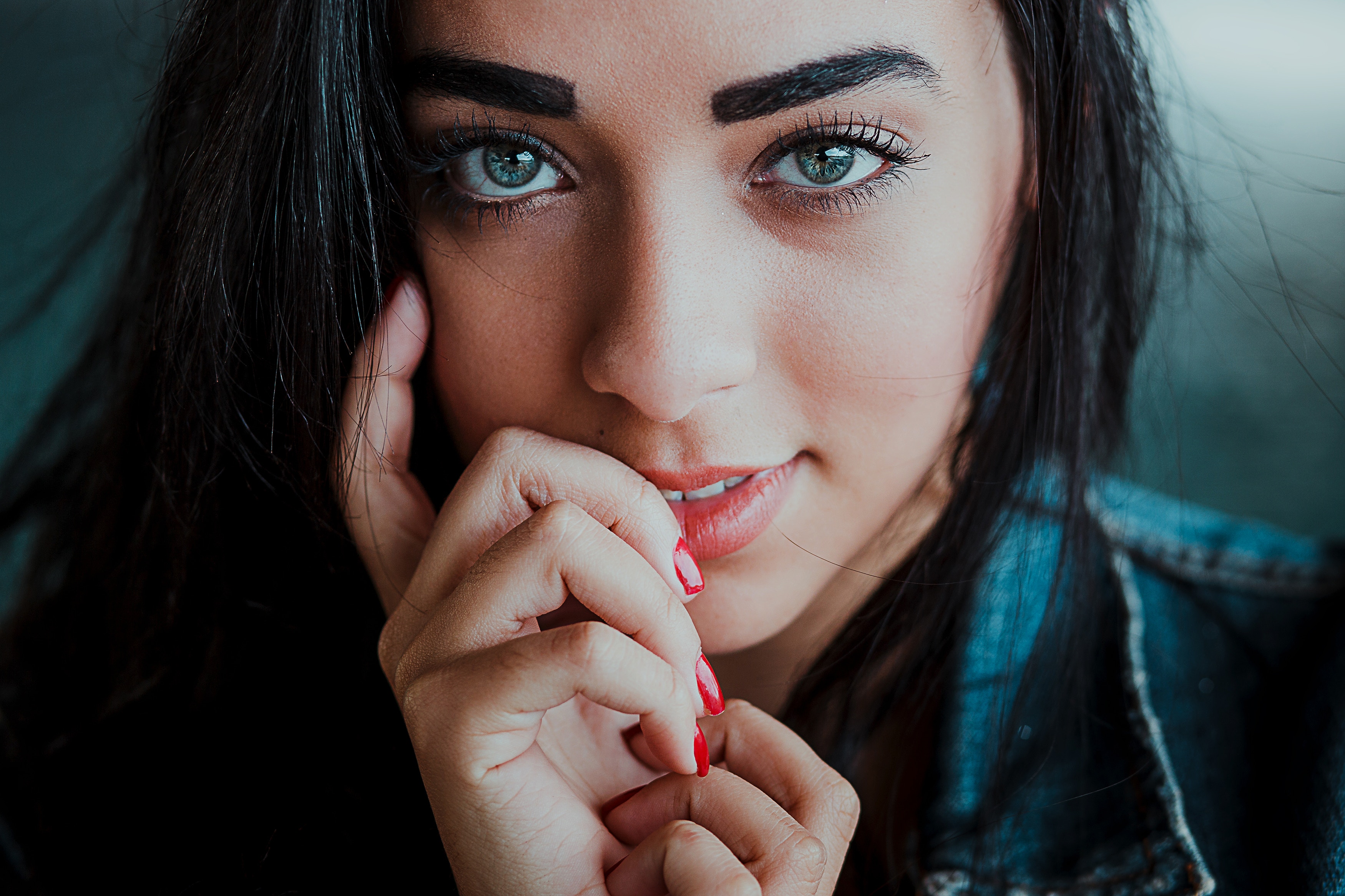Woman with green eyes and red nails HD Wallpaper