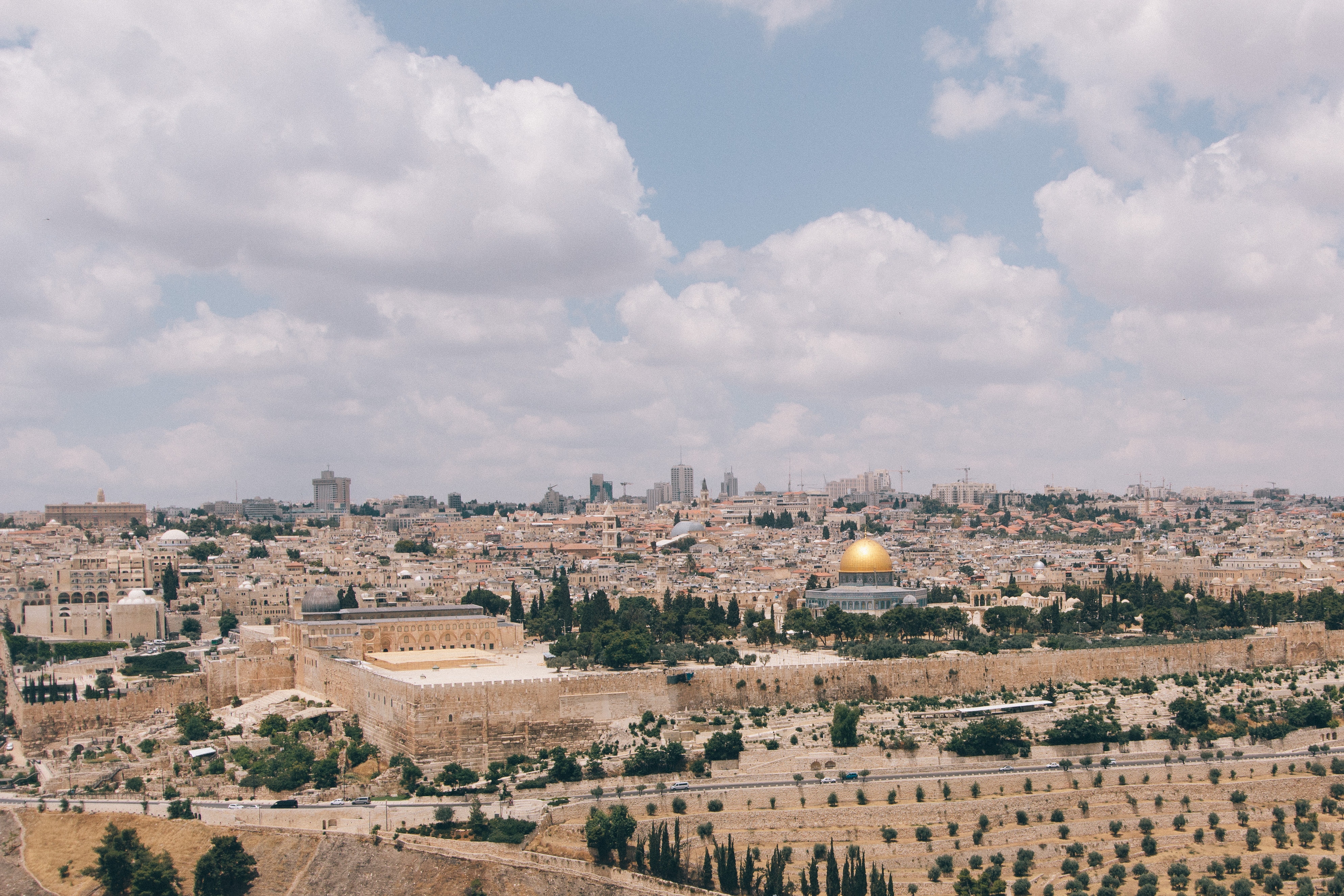View of the Old City of Jerusalem with the Dome of the Rock HD Wallpaper