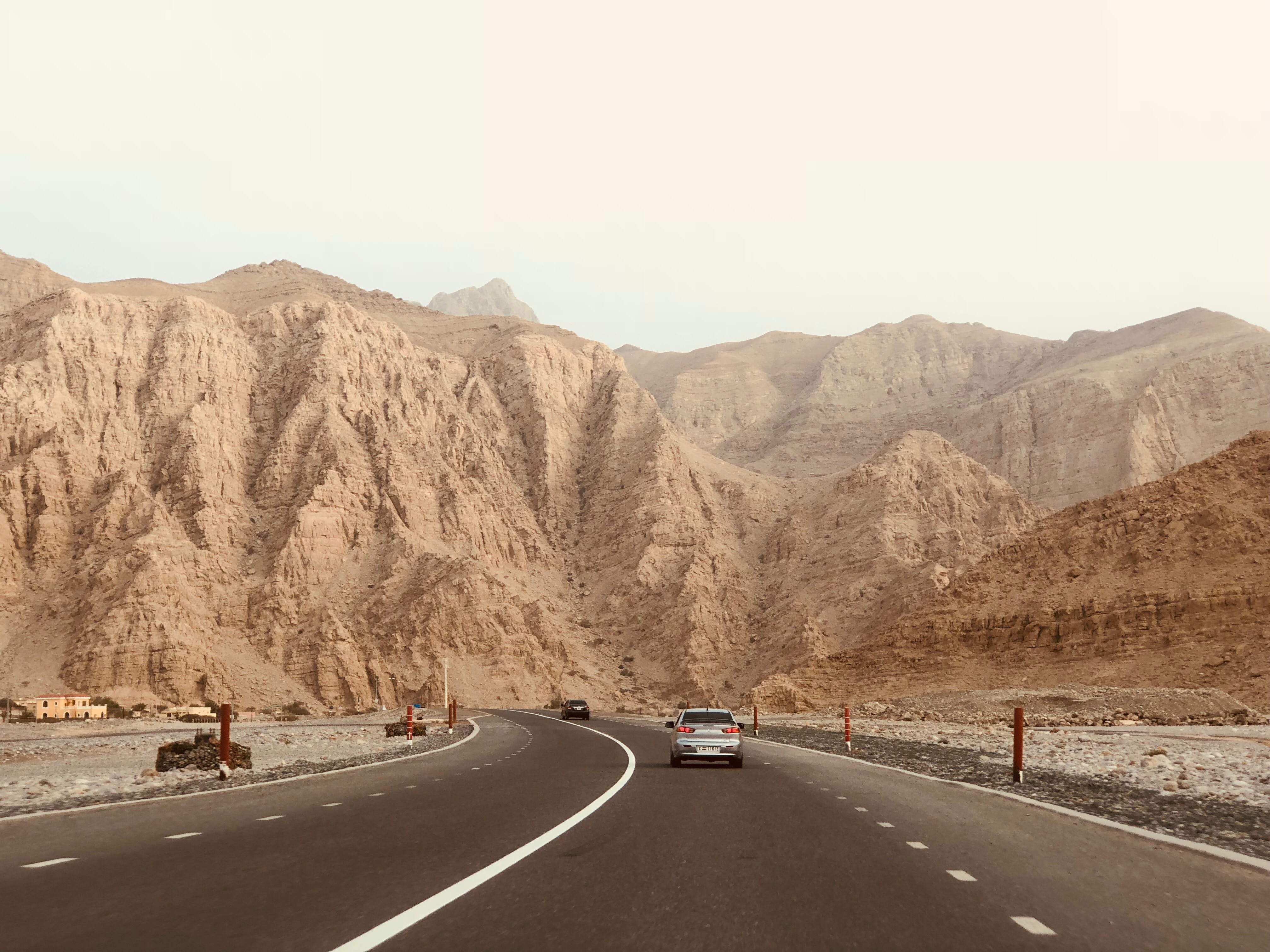 Road trip through the mountains of Jabal e Jai, UAE HD Wallpaper