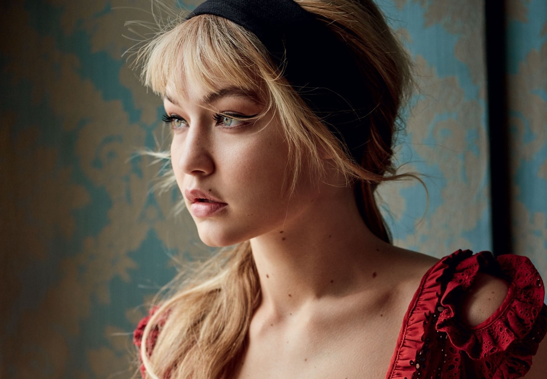 Gigi Hadid with black headband and red dress HD Wallpaper