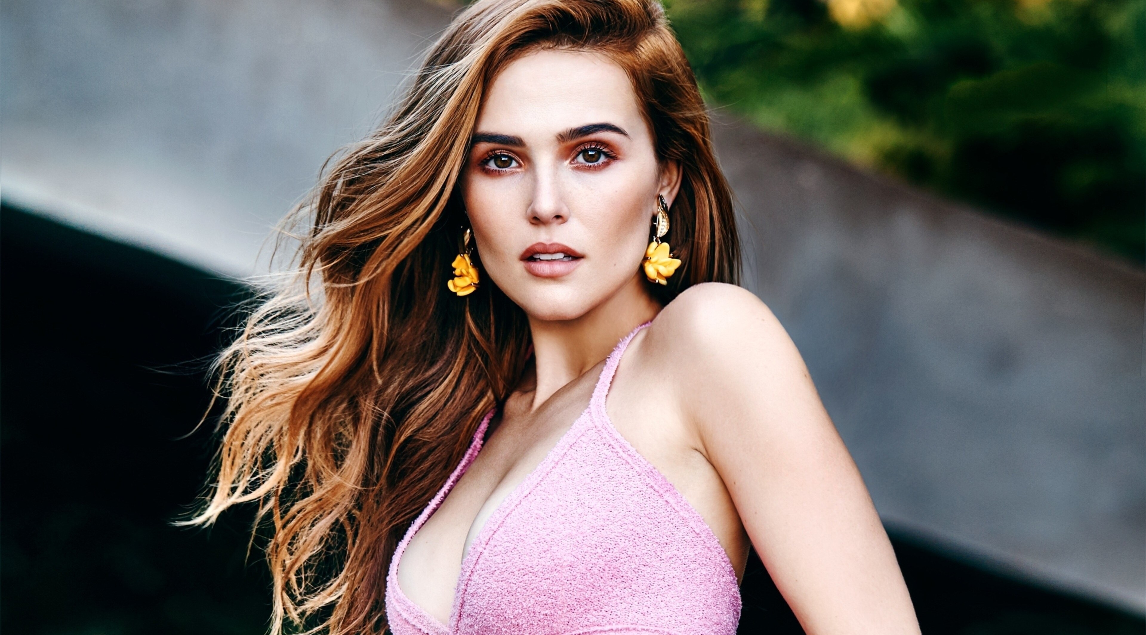 Zoey Deutch 4K HD Wallpaper
