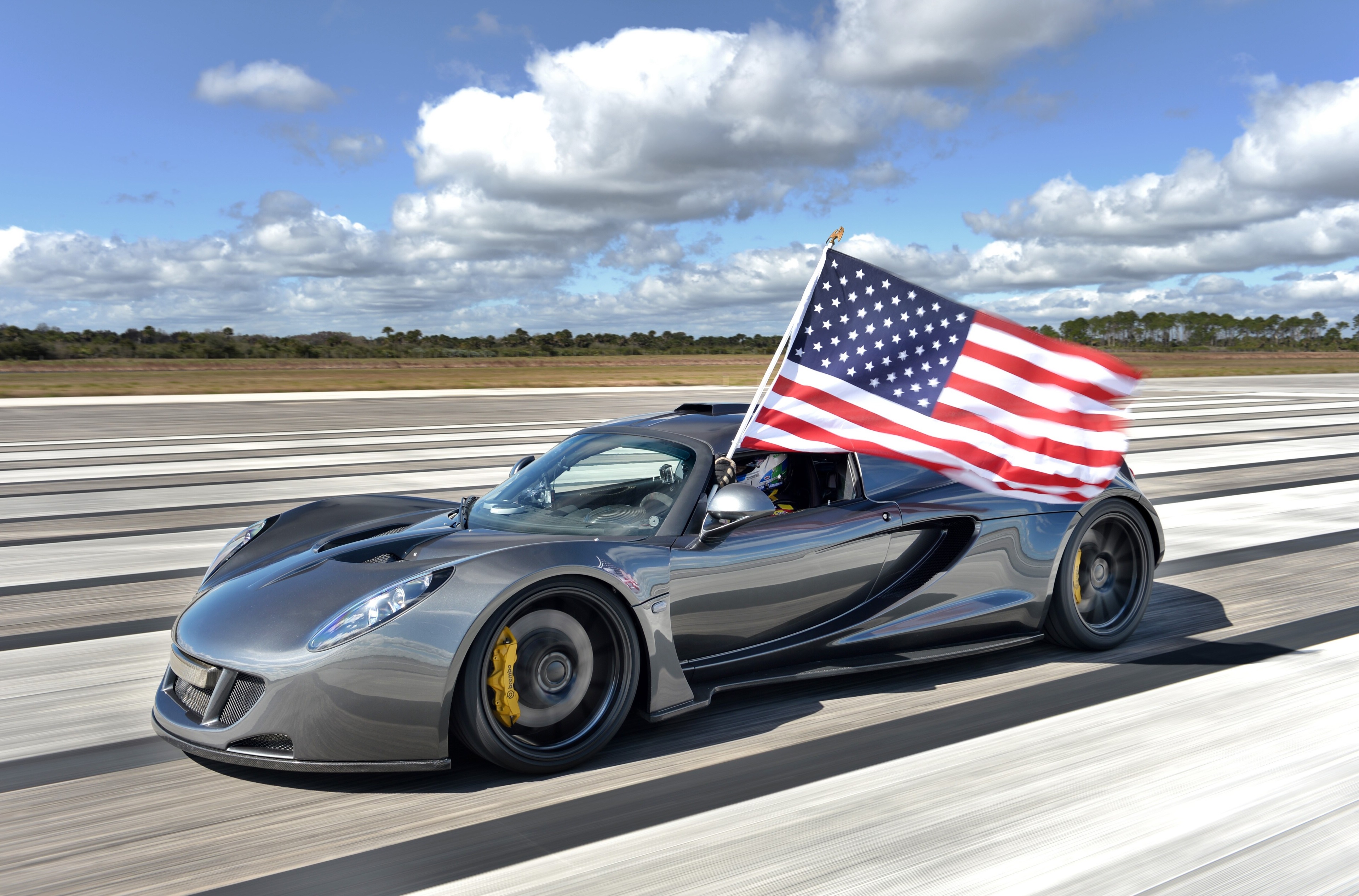 Hennessey Venom GT with American Flag HD Wallpaper