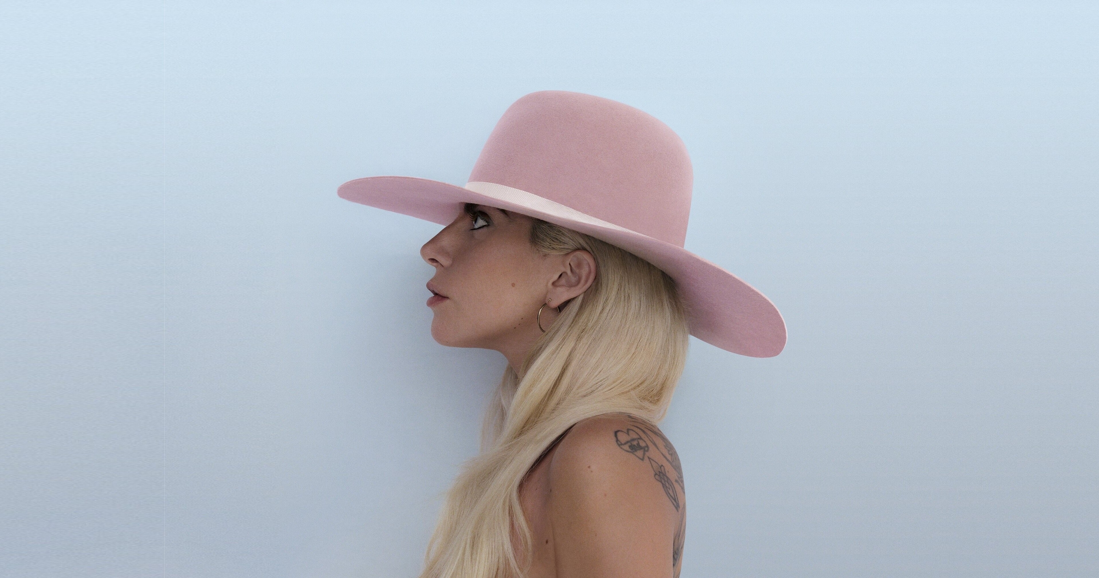 Lady Gaga in pink hat 4K HD Wallpaper