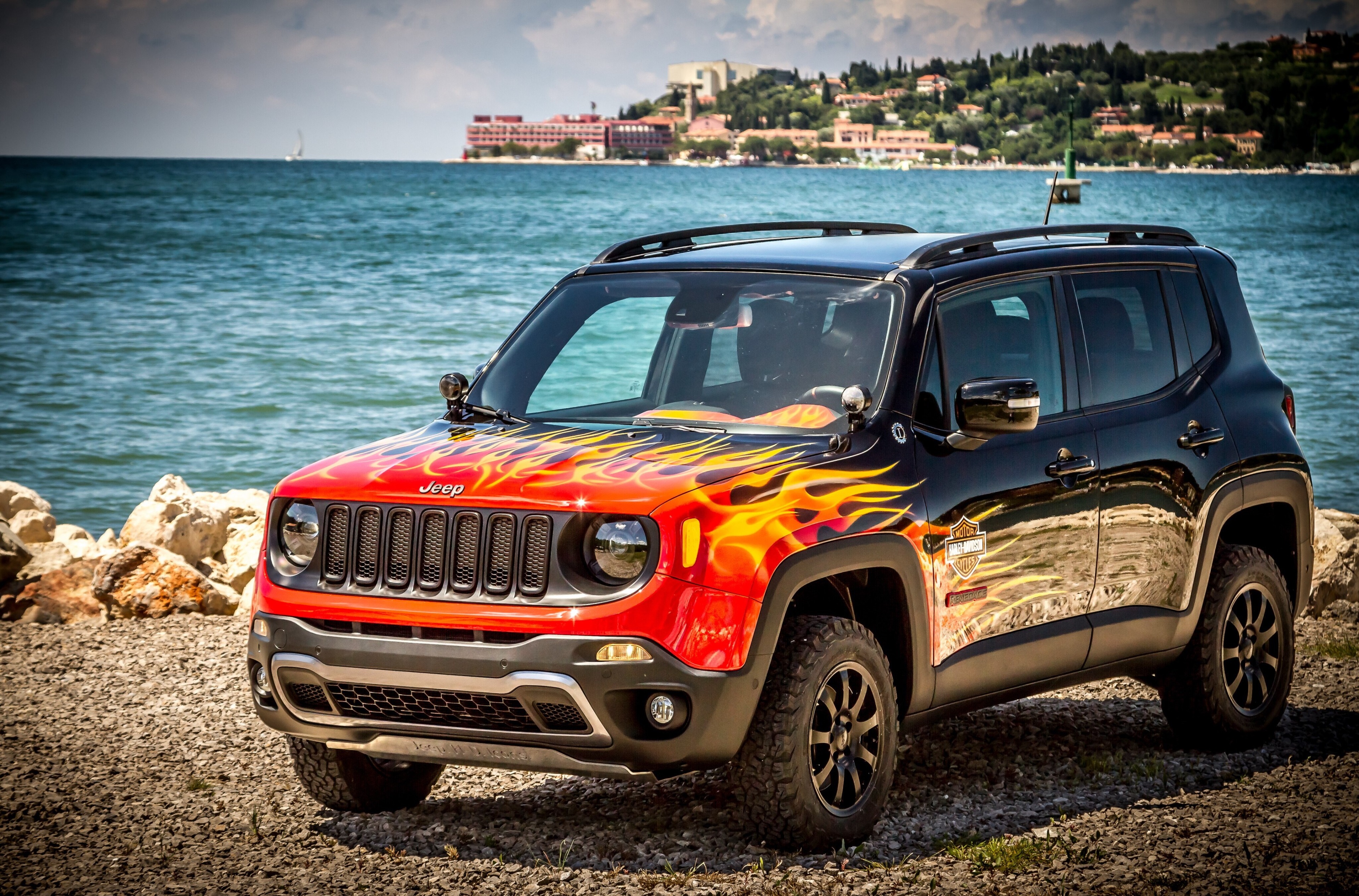 Jeep Renegade with flame graphics by the sea HD Wallpaper