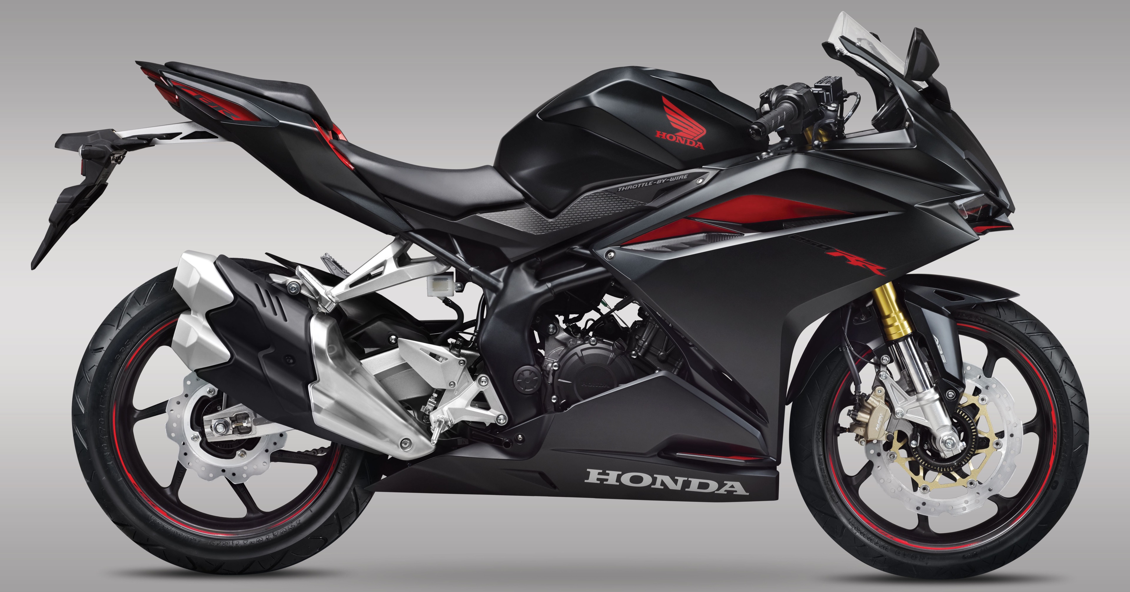 Honda CBR250RR motorcycle HD Wallpaper