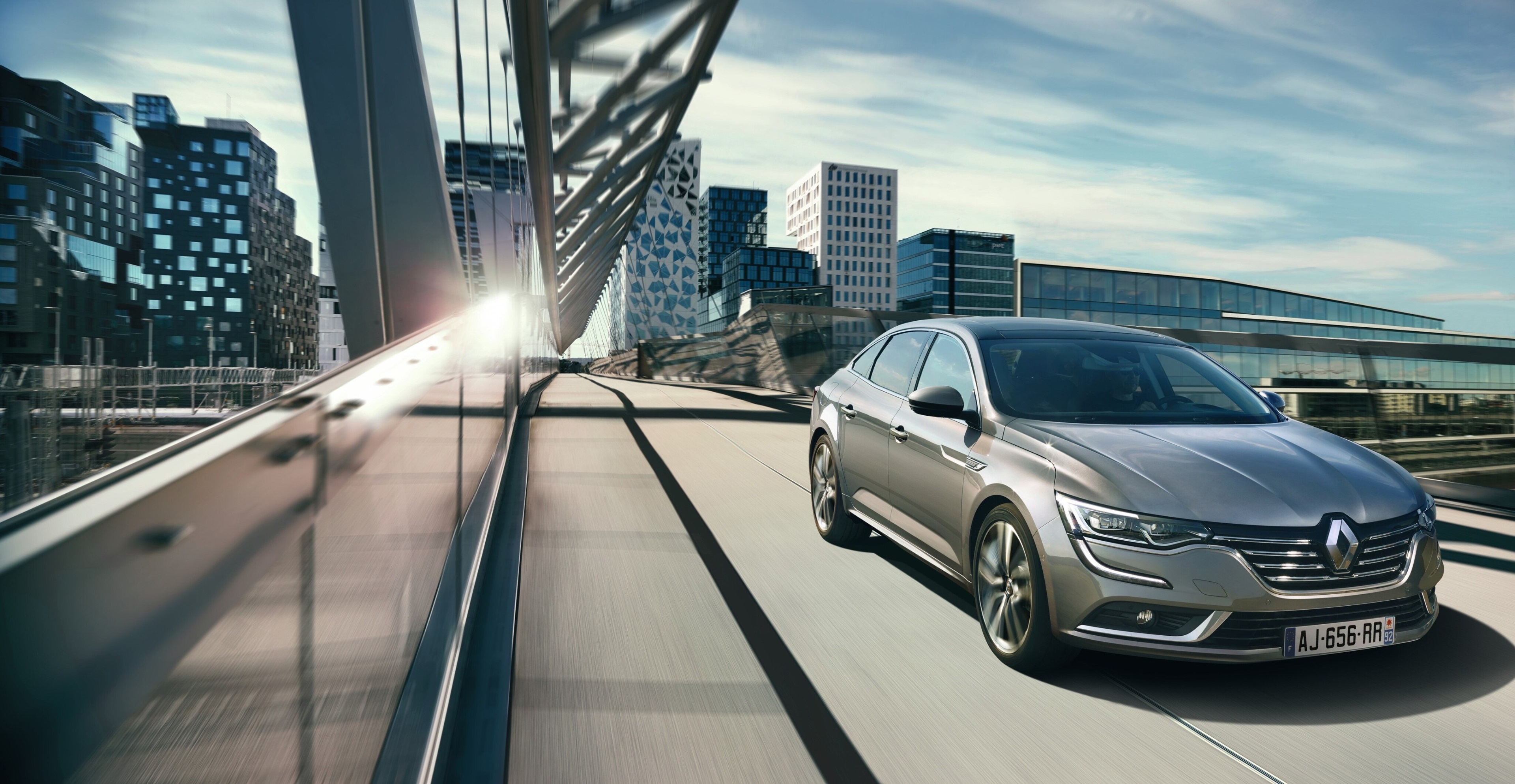 Renault Talisman driving on a bridge in Oslo HD Wallpaper