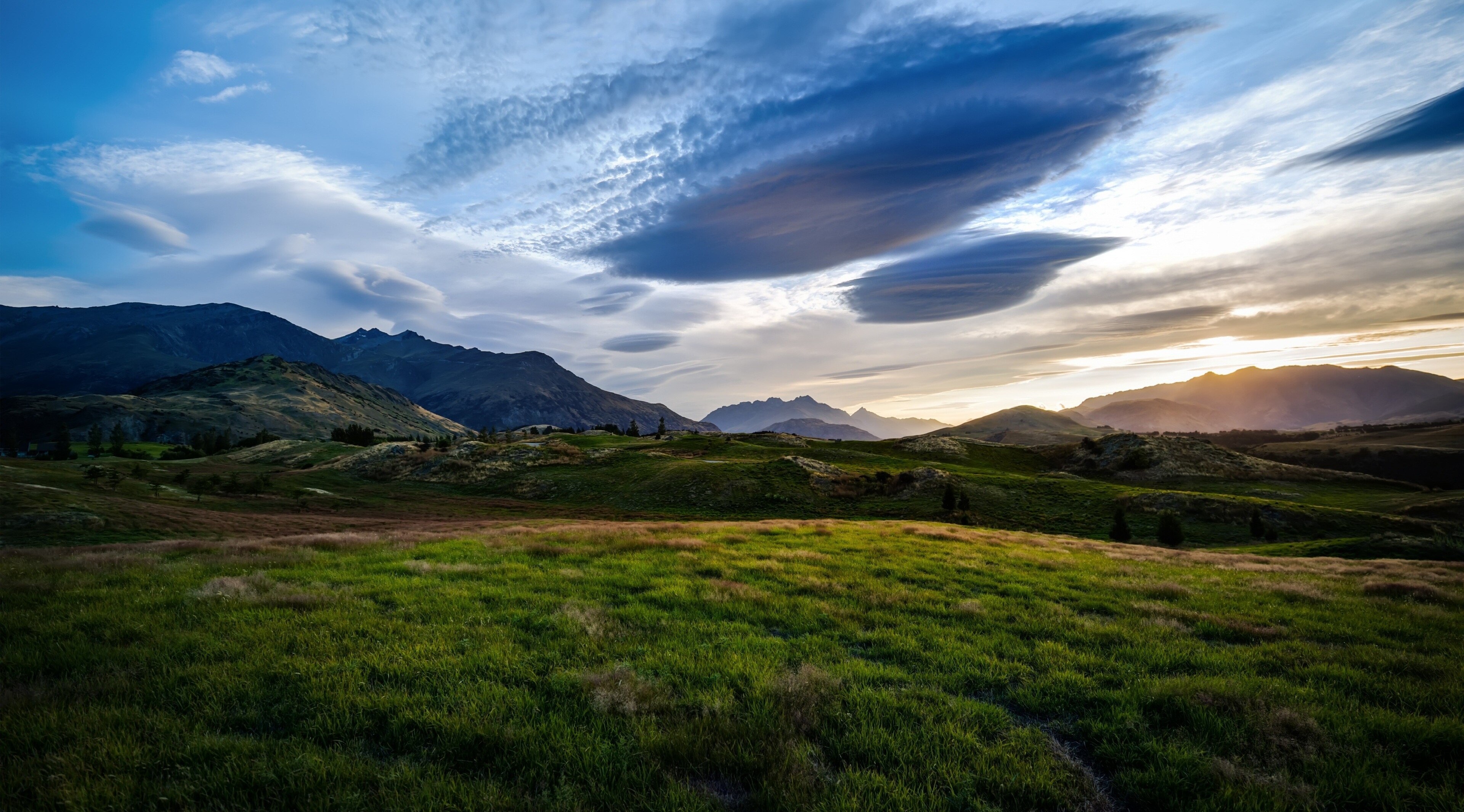 New Zealand landscape with mountains and clouds 4K HD Wallpaper