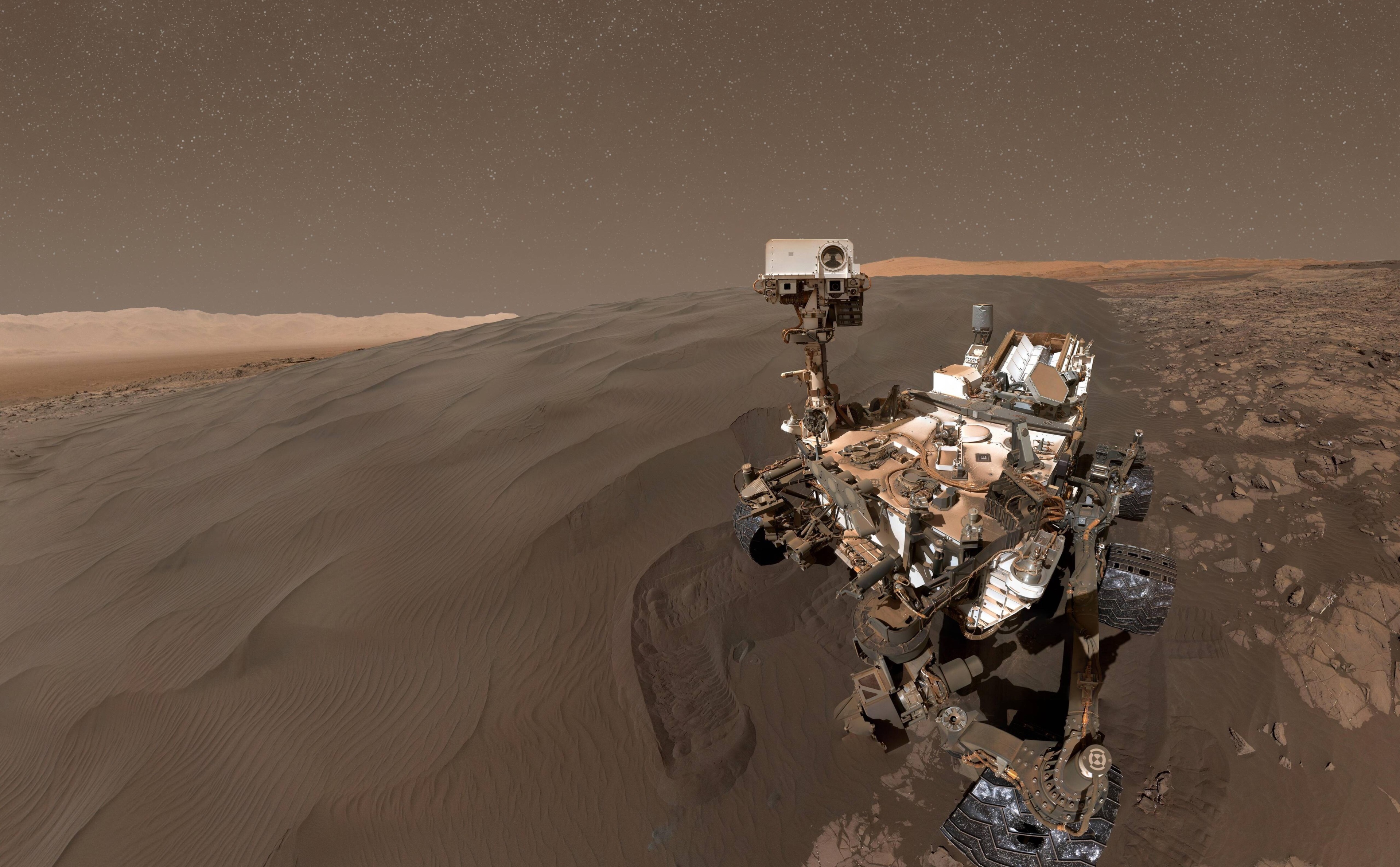 Curiosity rover on Mars 4K HD Wallpaper