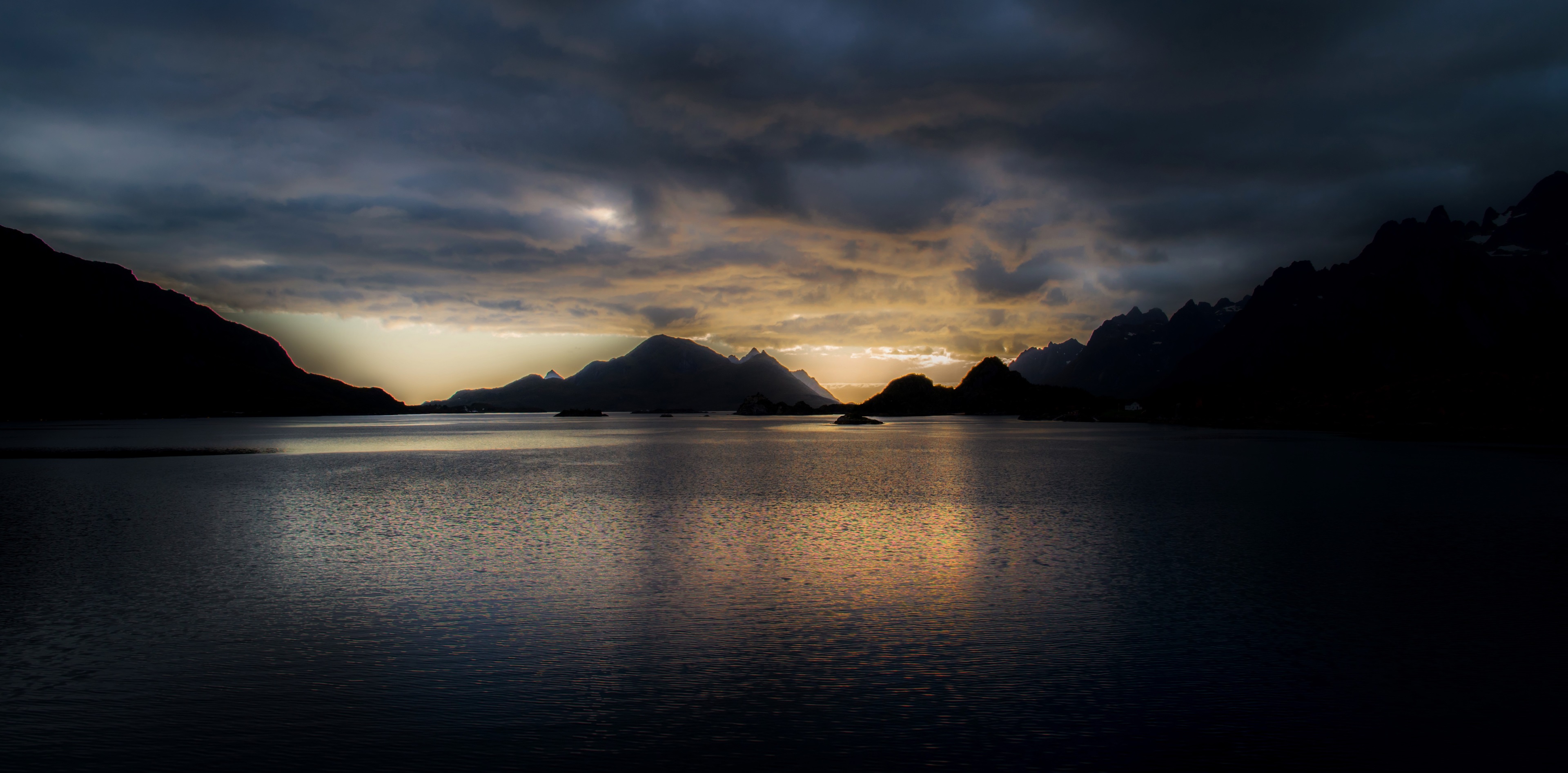 Dark Mountains Over Lake at Dusk 4K HD Wallpaper