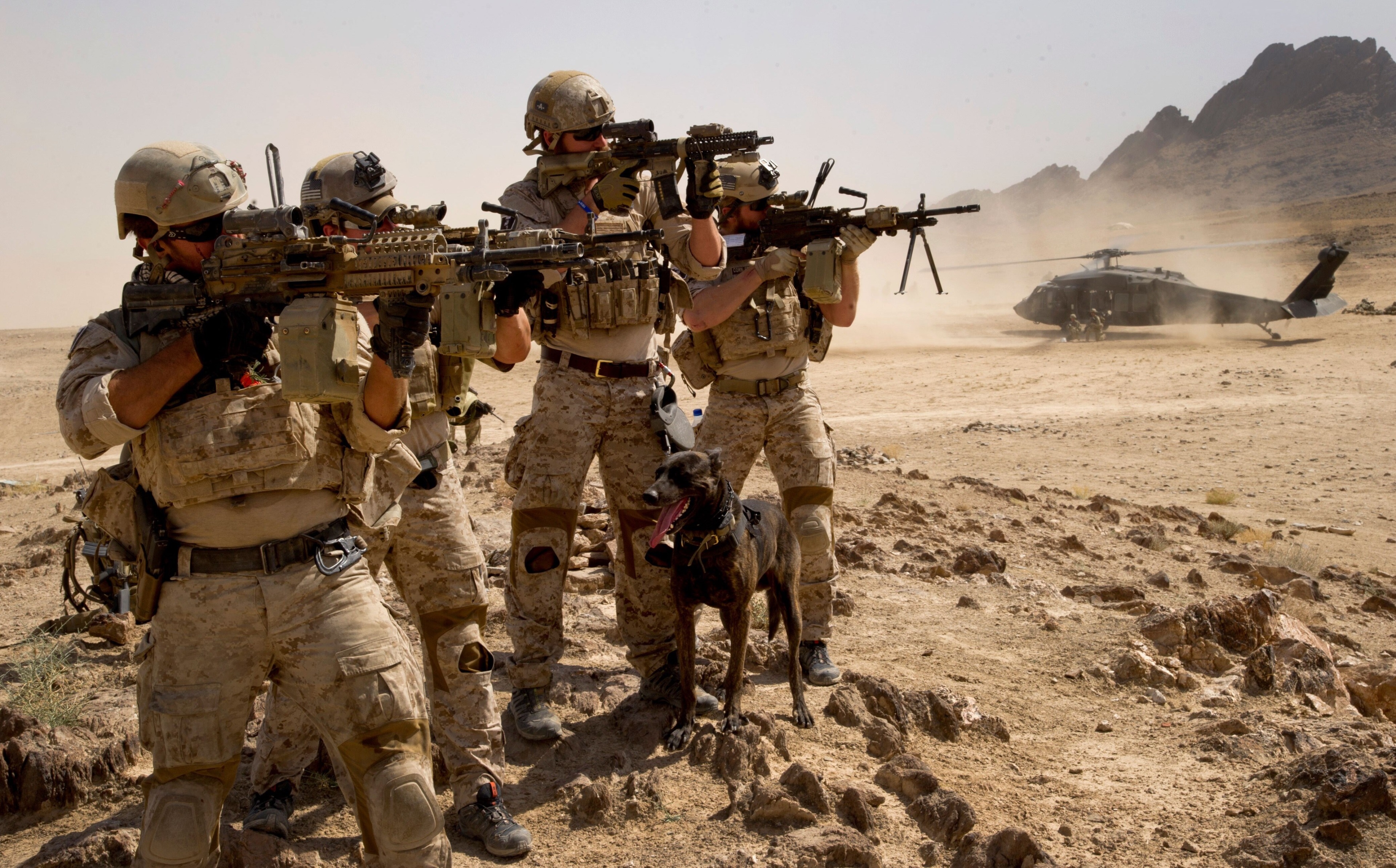 US Army Soldiers with K9 and Helicopter in Desert 4K HD Wallpaper