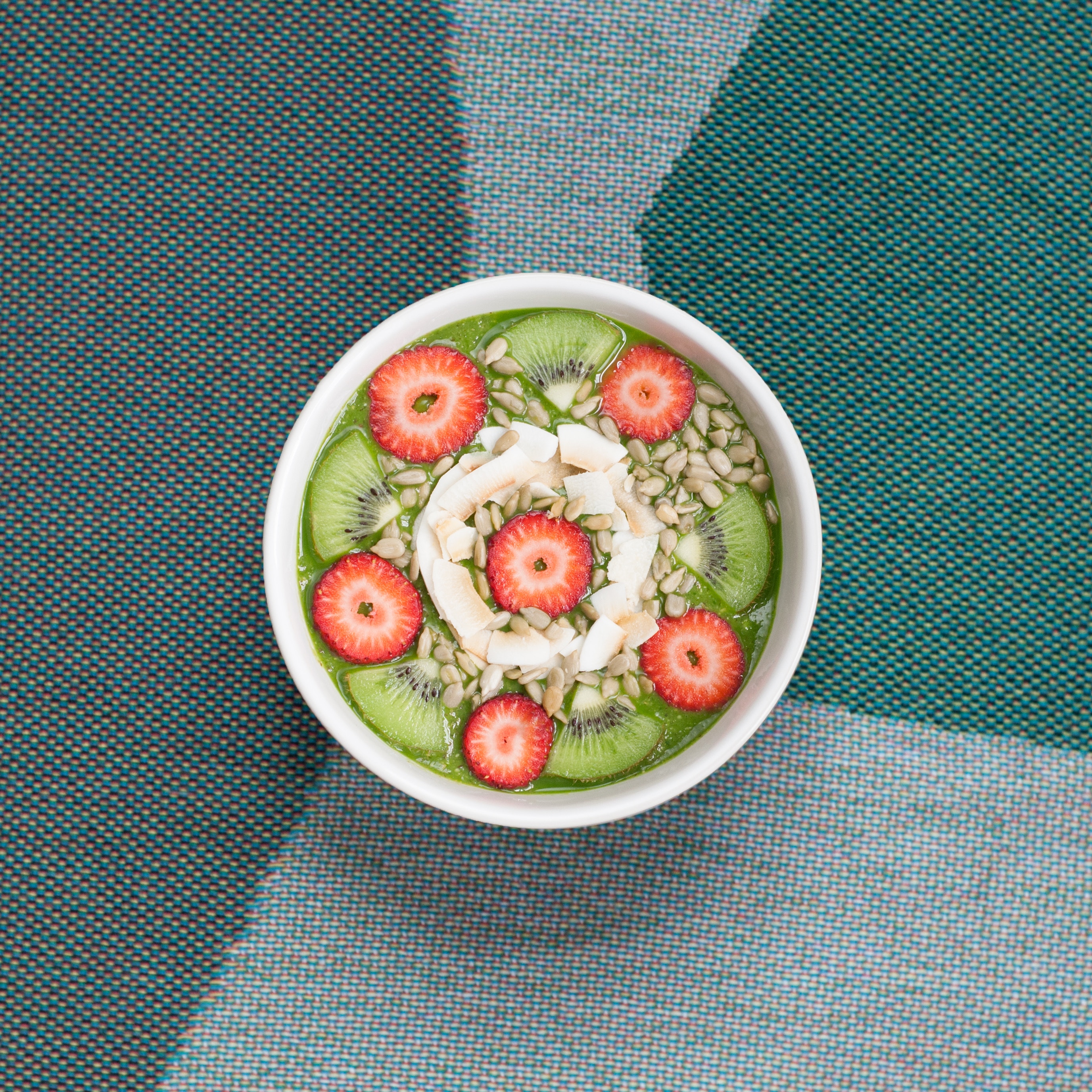 Healthy smoothie bowl with strawberries and kiwi HD Wallpaper