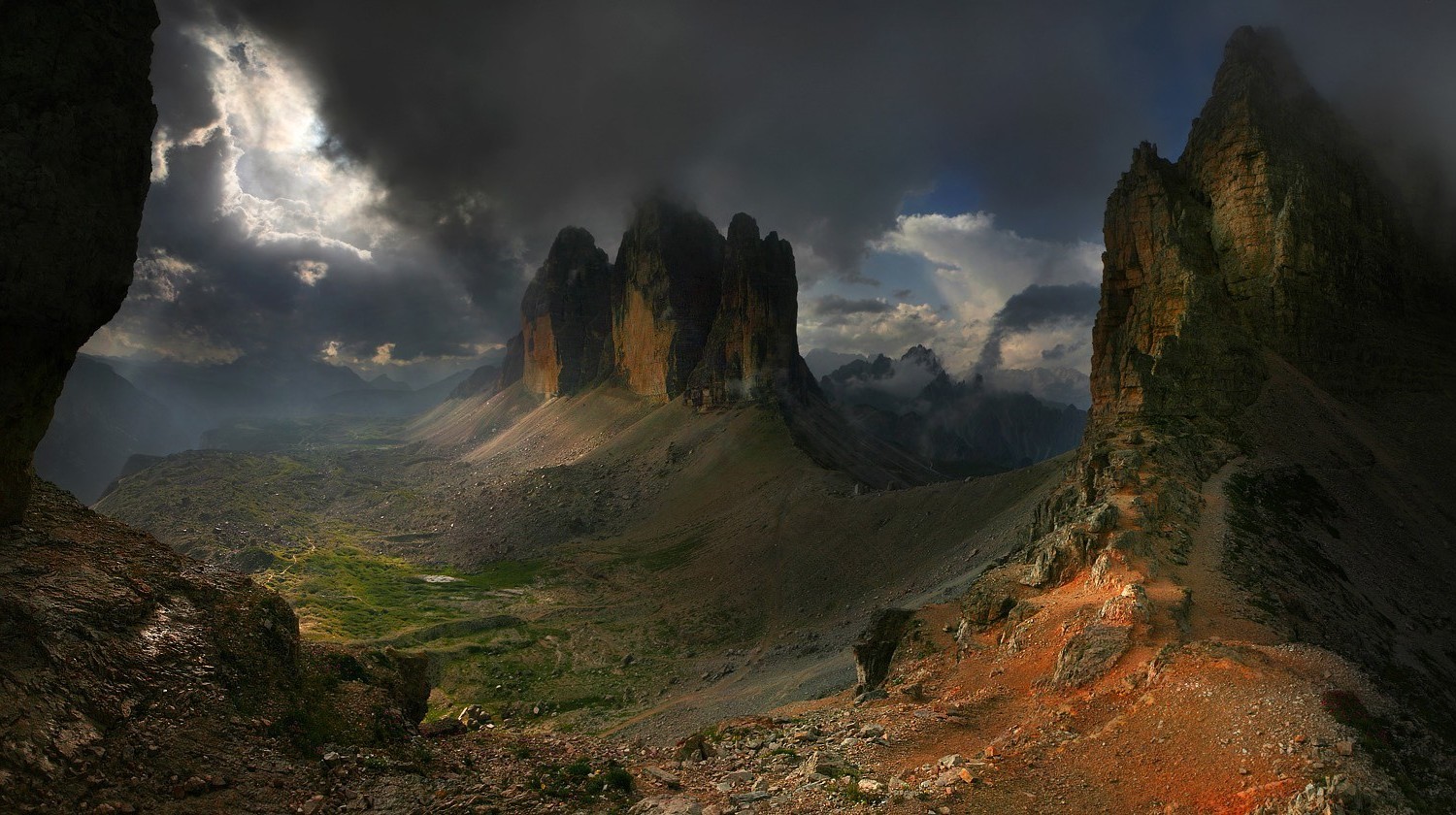 Dramatic mountain landscape with sun rays HD Wallpaper