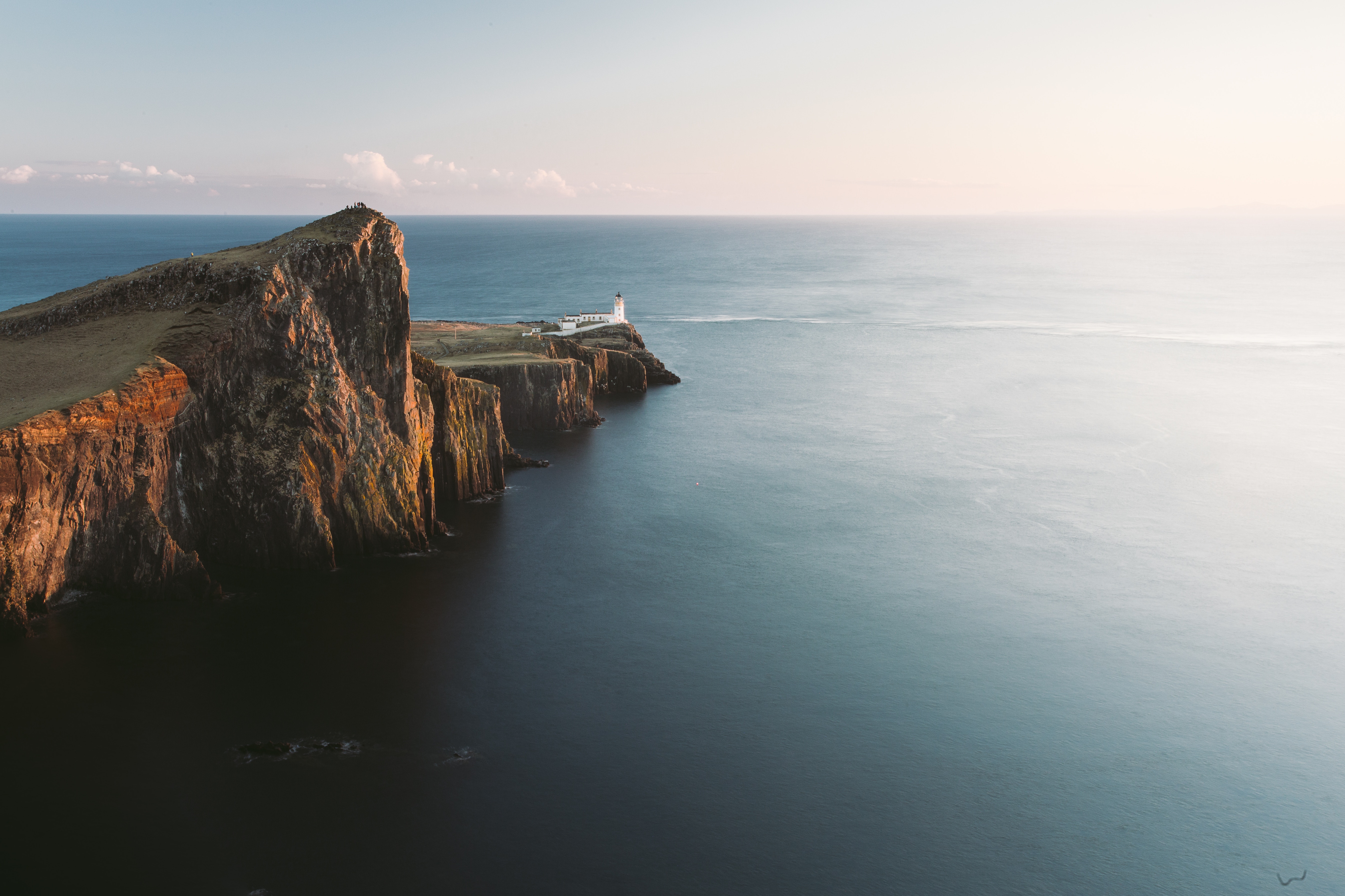 Neist Point Lighthouse on the Isle of Skye, Scotland HD Wallpaper