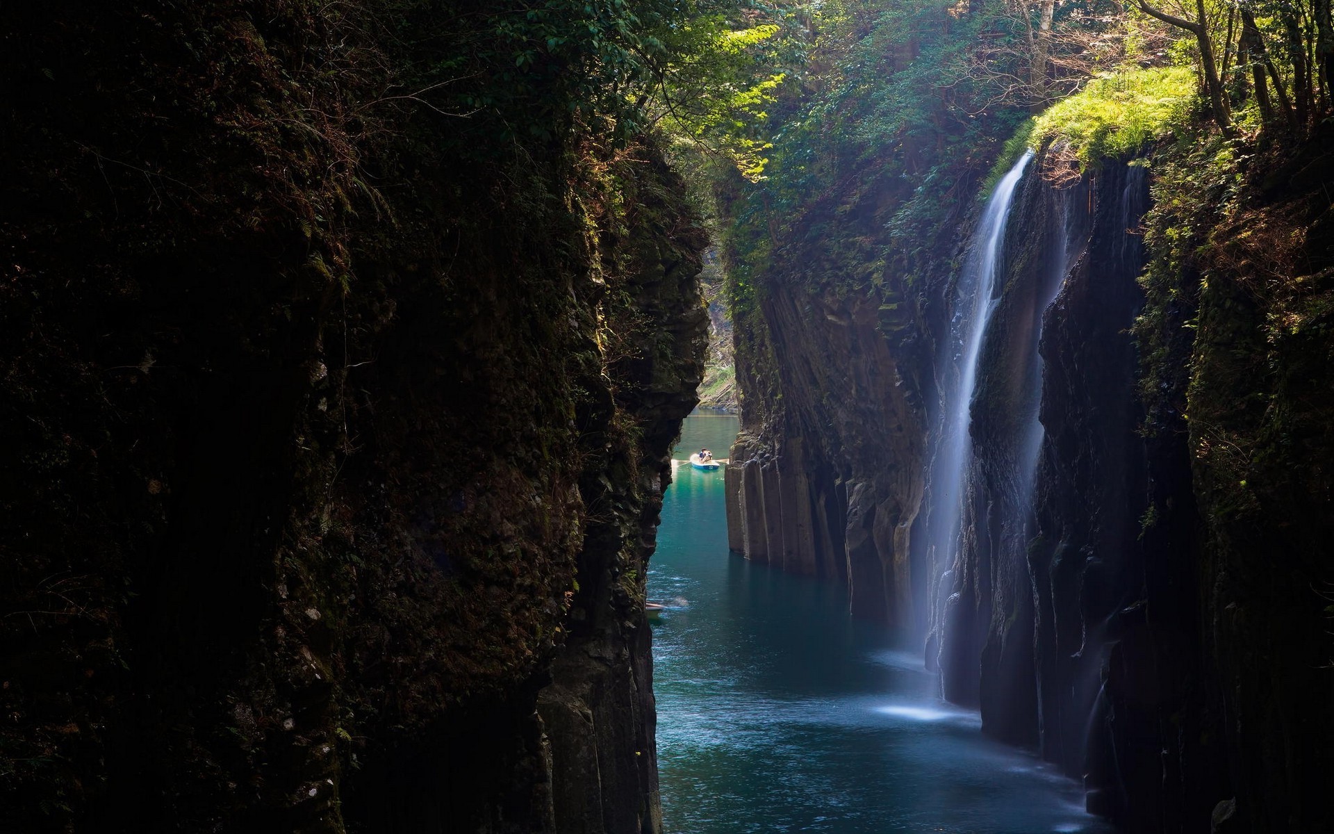 Serene Waterfall Flowing Through a Narrow Canyon in Japan HD Wallpaper
