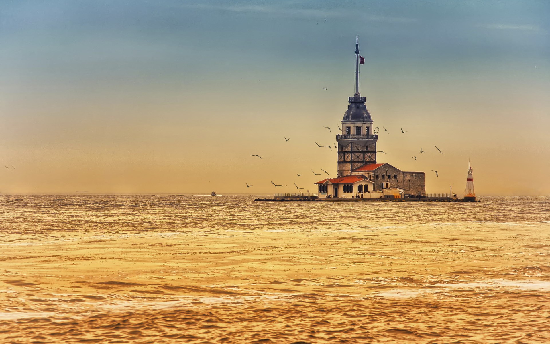 Maiden's Tower in Istanbul HD Wallpaper