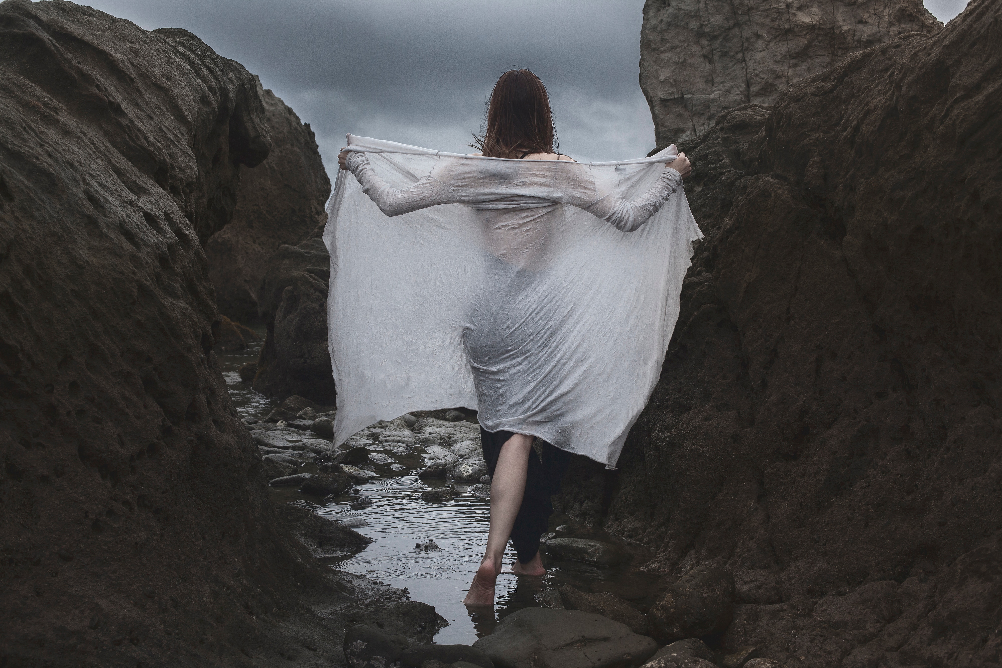 Woman in white cloth on Isshiki Beach, Hayama, Japan HD Wallpaper