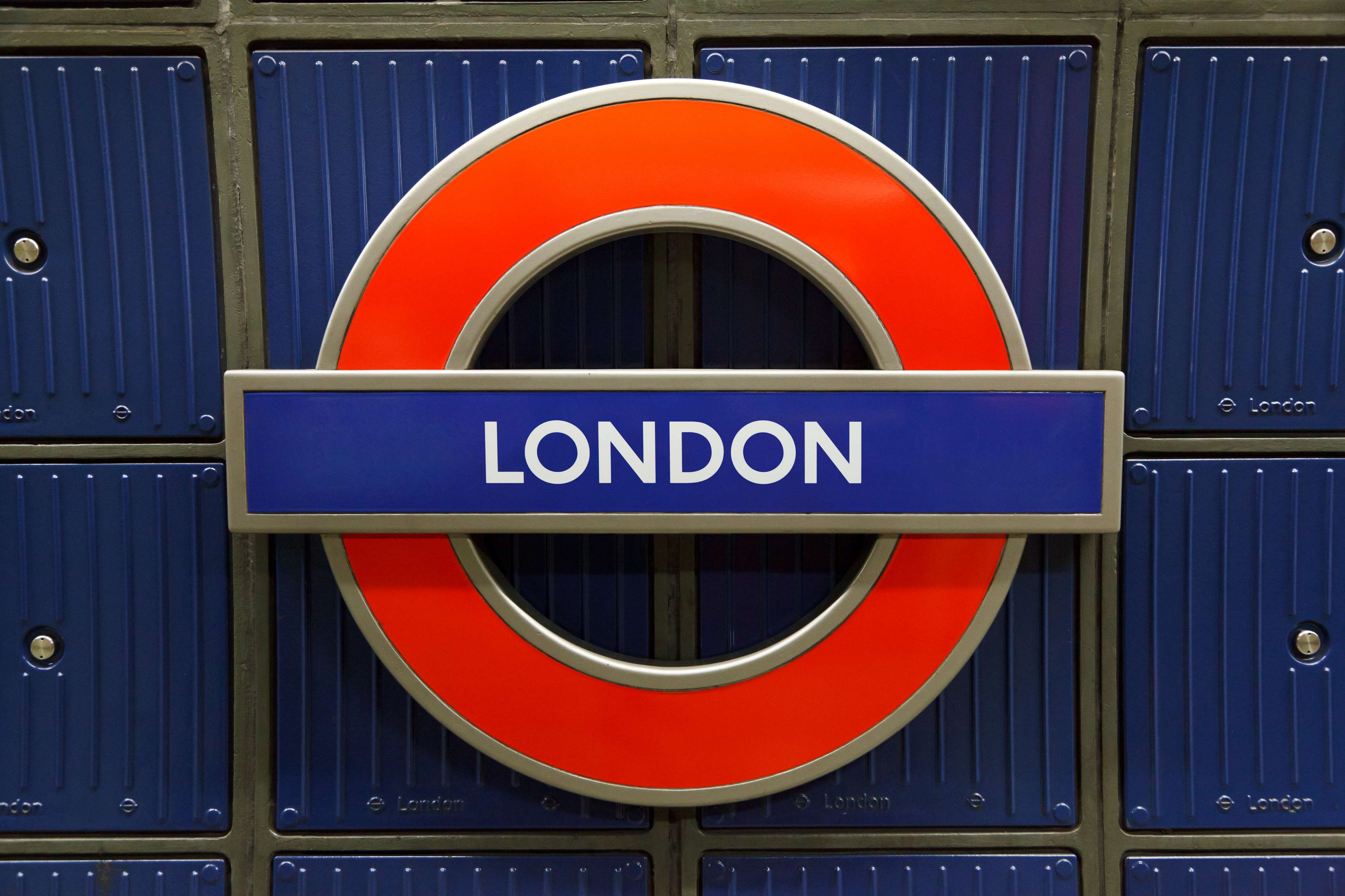 London Underground logo sign 4K HD Wallpaper