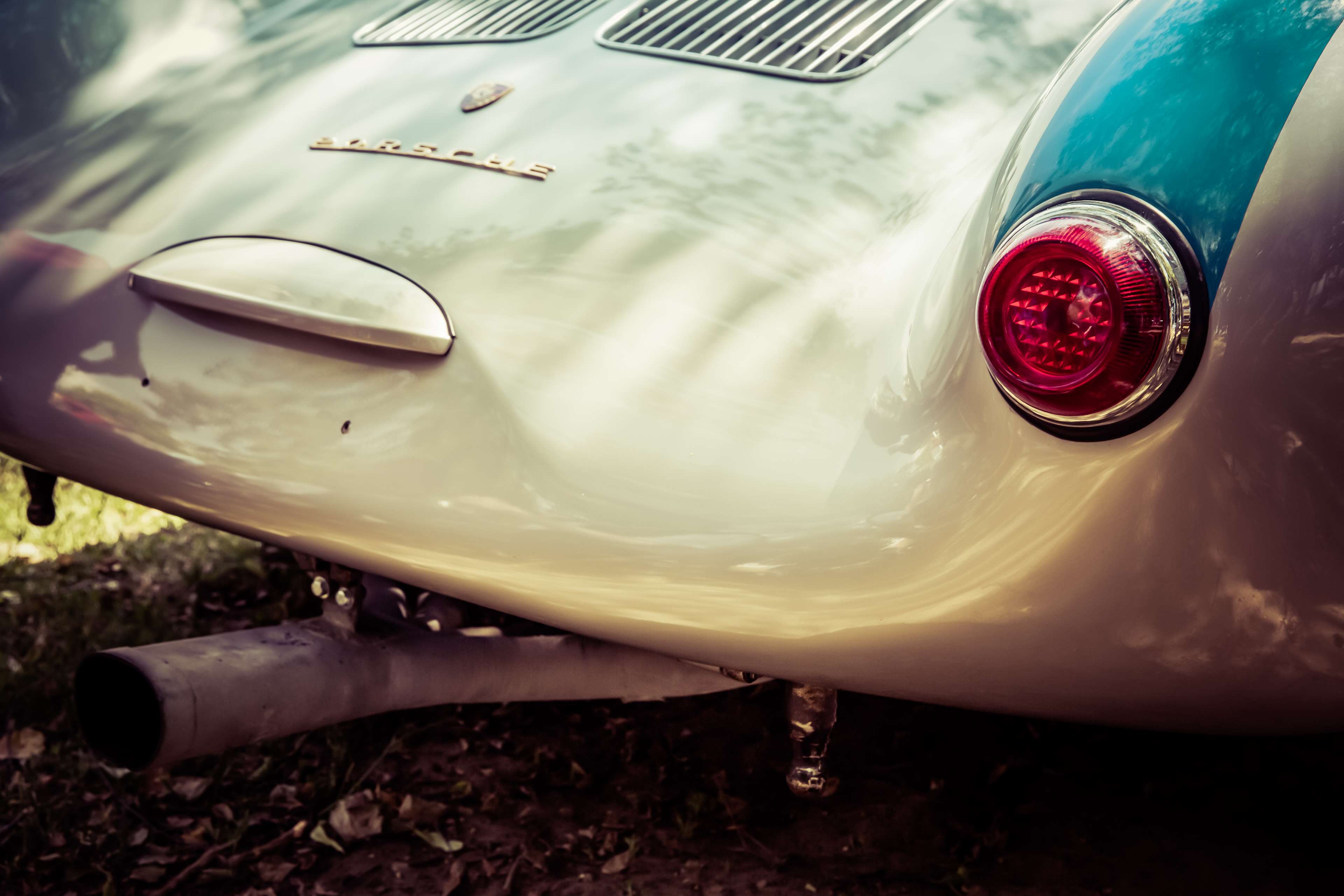Rear view of a vintage Porsche 4K HD Wallpaper