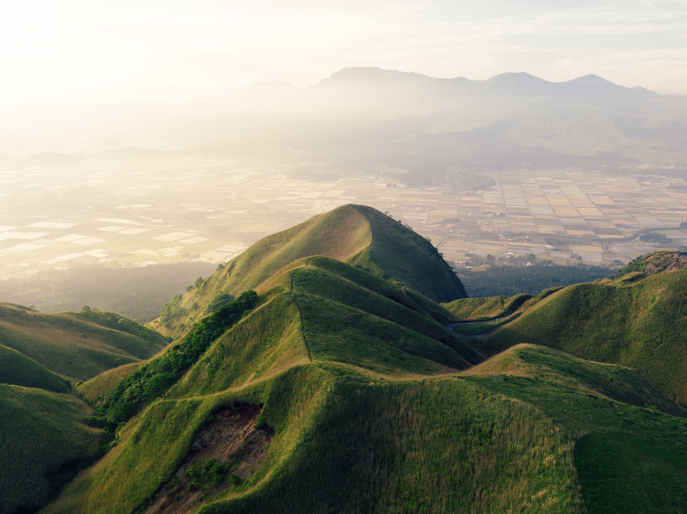 Sunrise Over Green Hills and Aso Mountain Range HD Wallpaper
