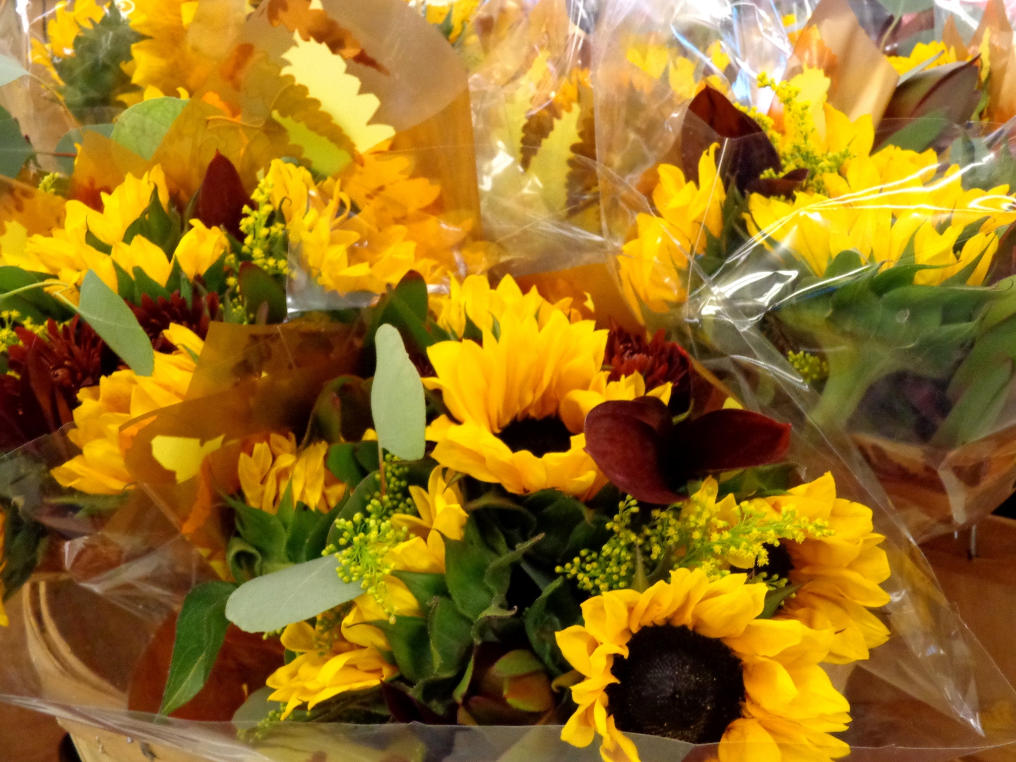 Bouquets of sunflowers and fall foliage HD Wallpaper