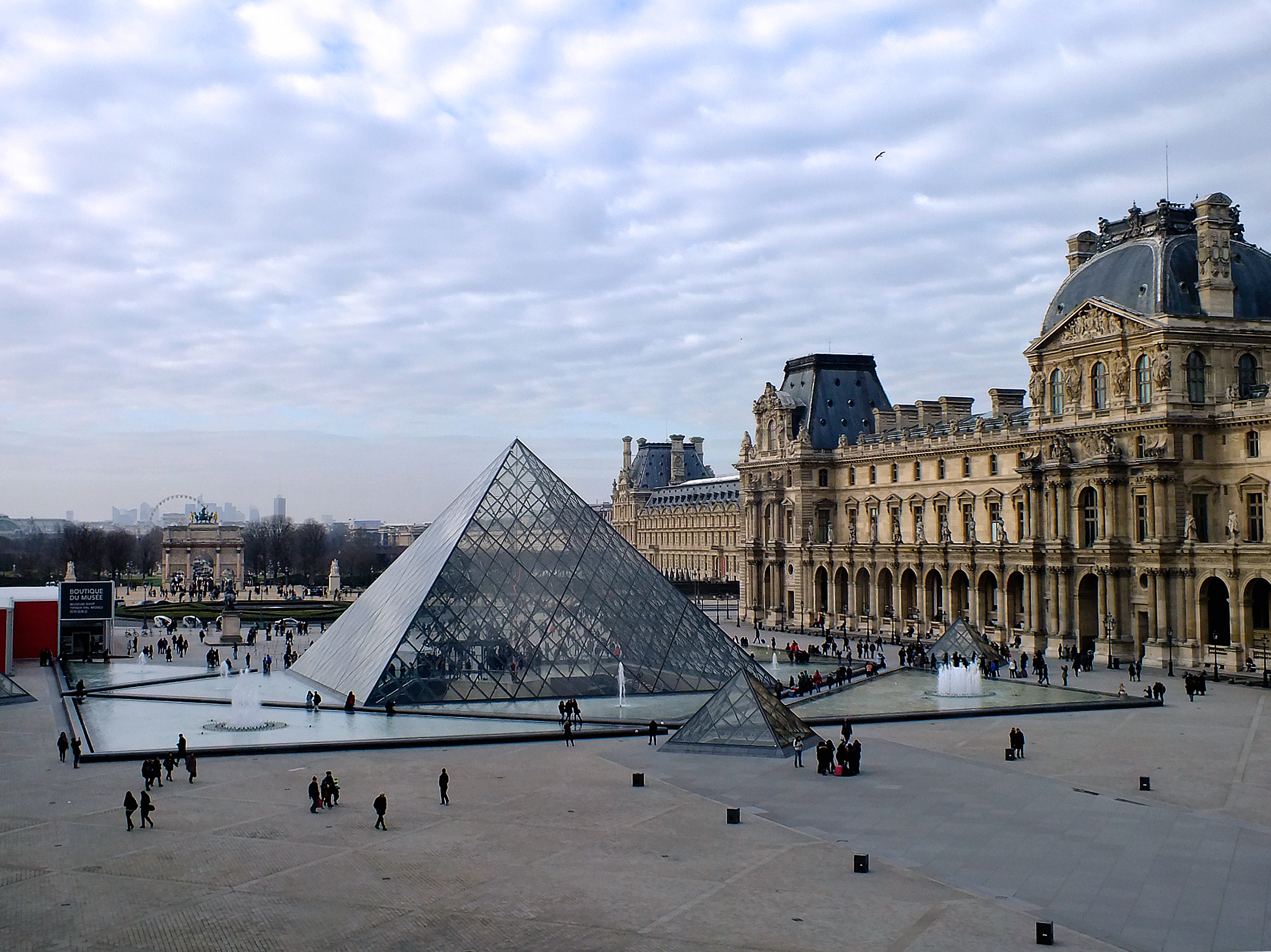 Louvre Museum Pyramid and Palace in Paris HD Wallpaper