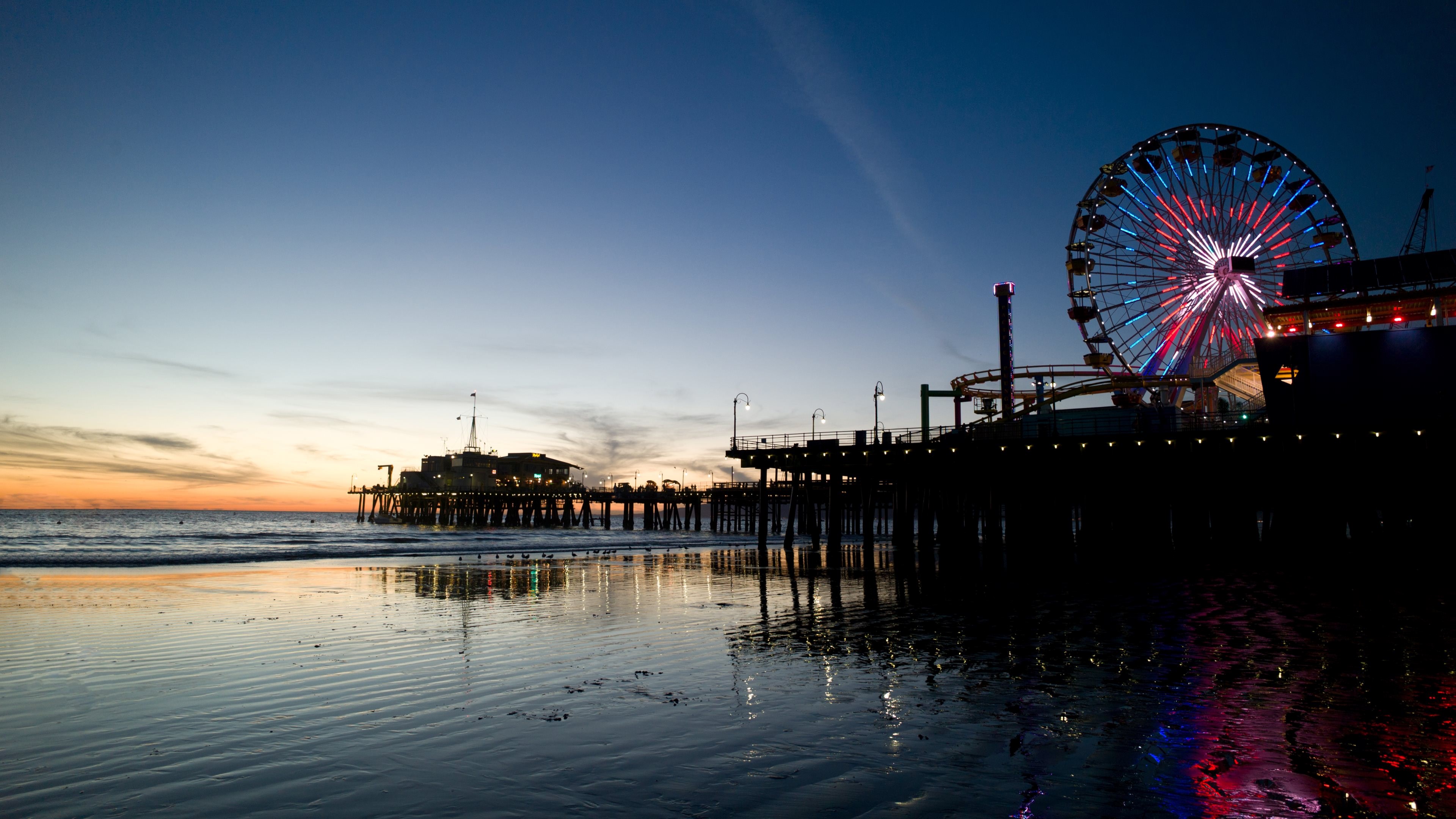 Santa Monica Pier at Dusk HD Wallpaper