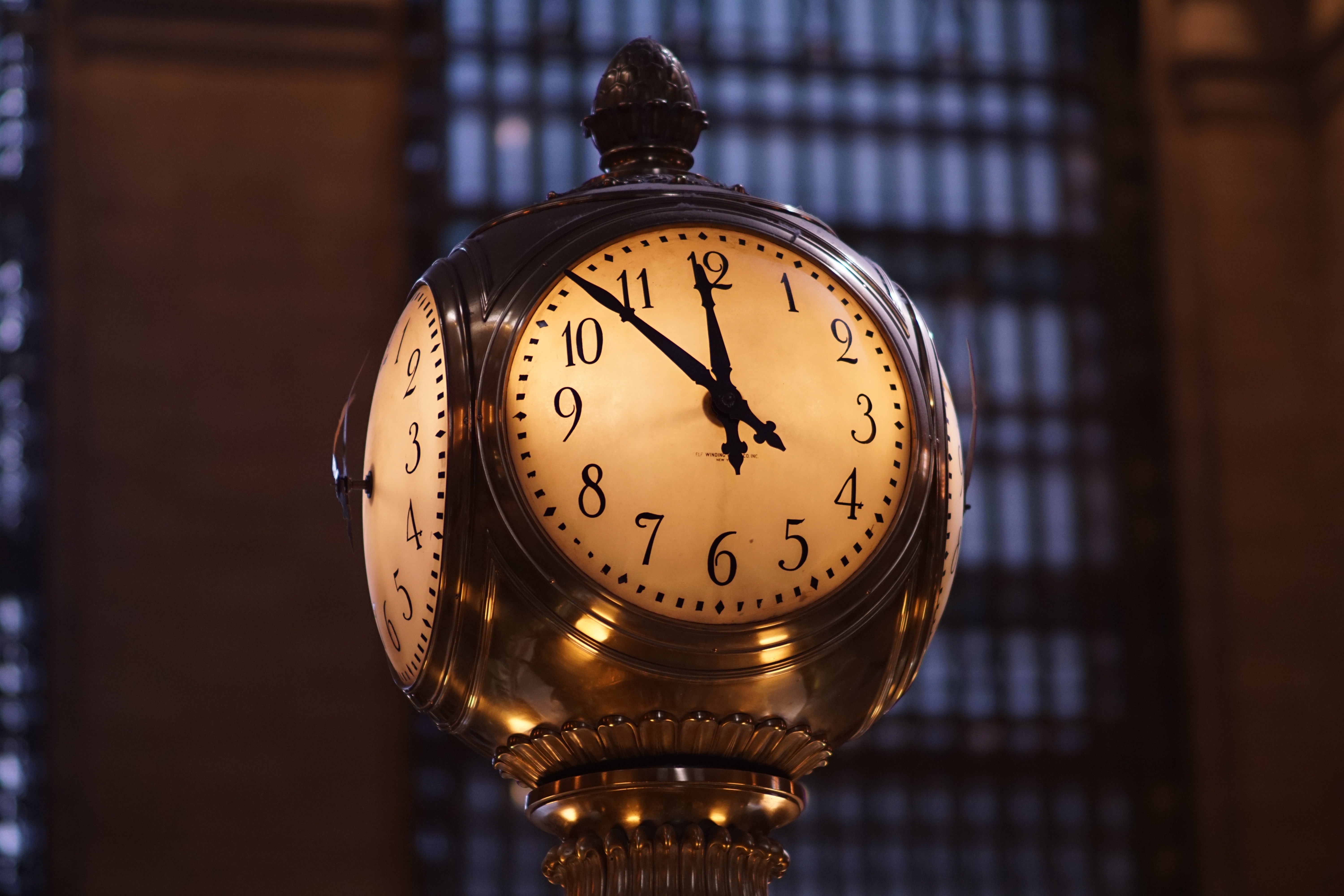 Antique four-faced clock at Grand Central Station HD Wallpaper