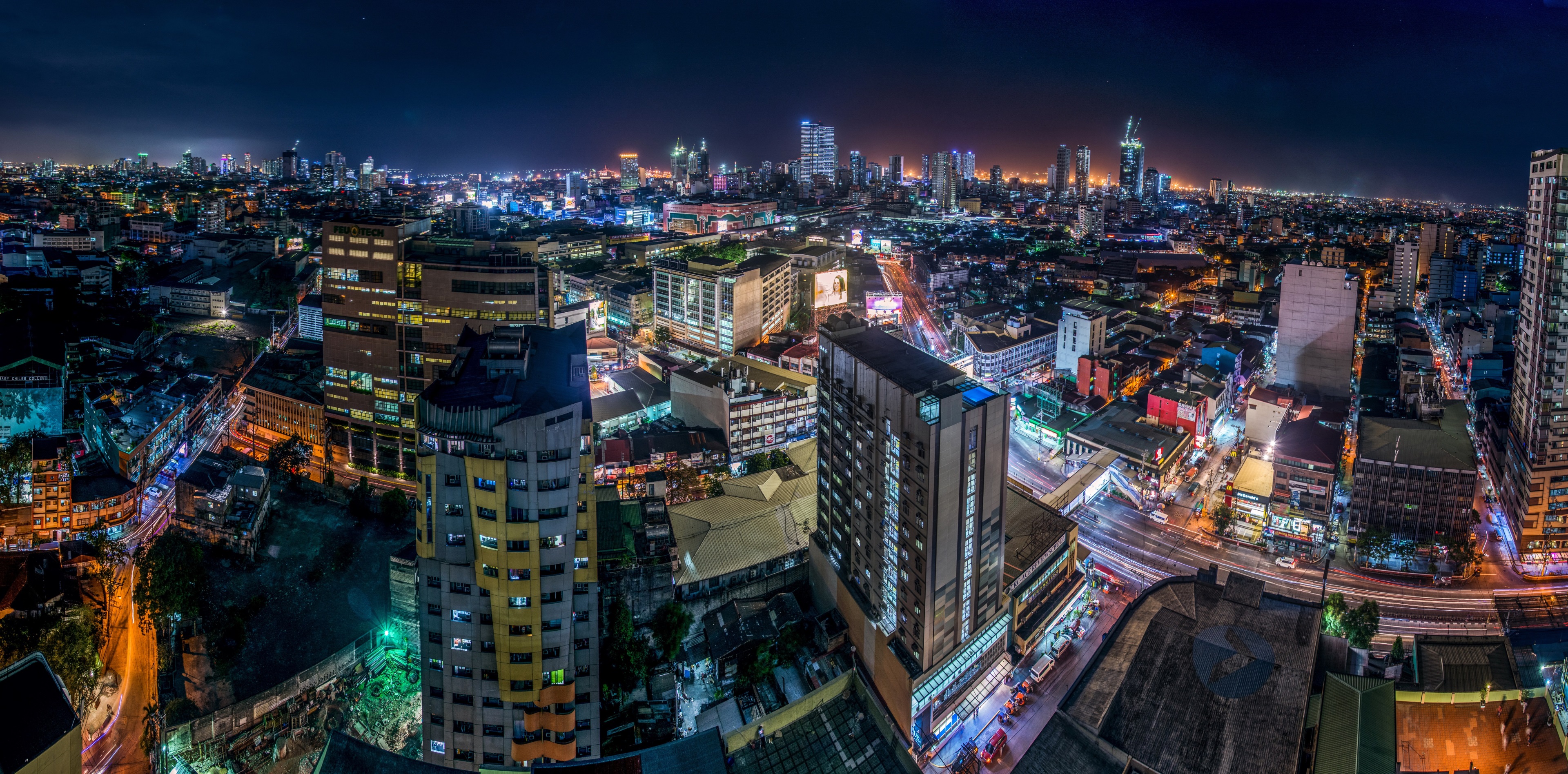 Manila cityscape at night 4K HD Wallpaper