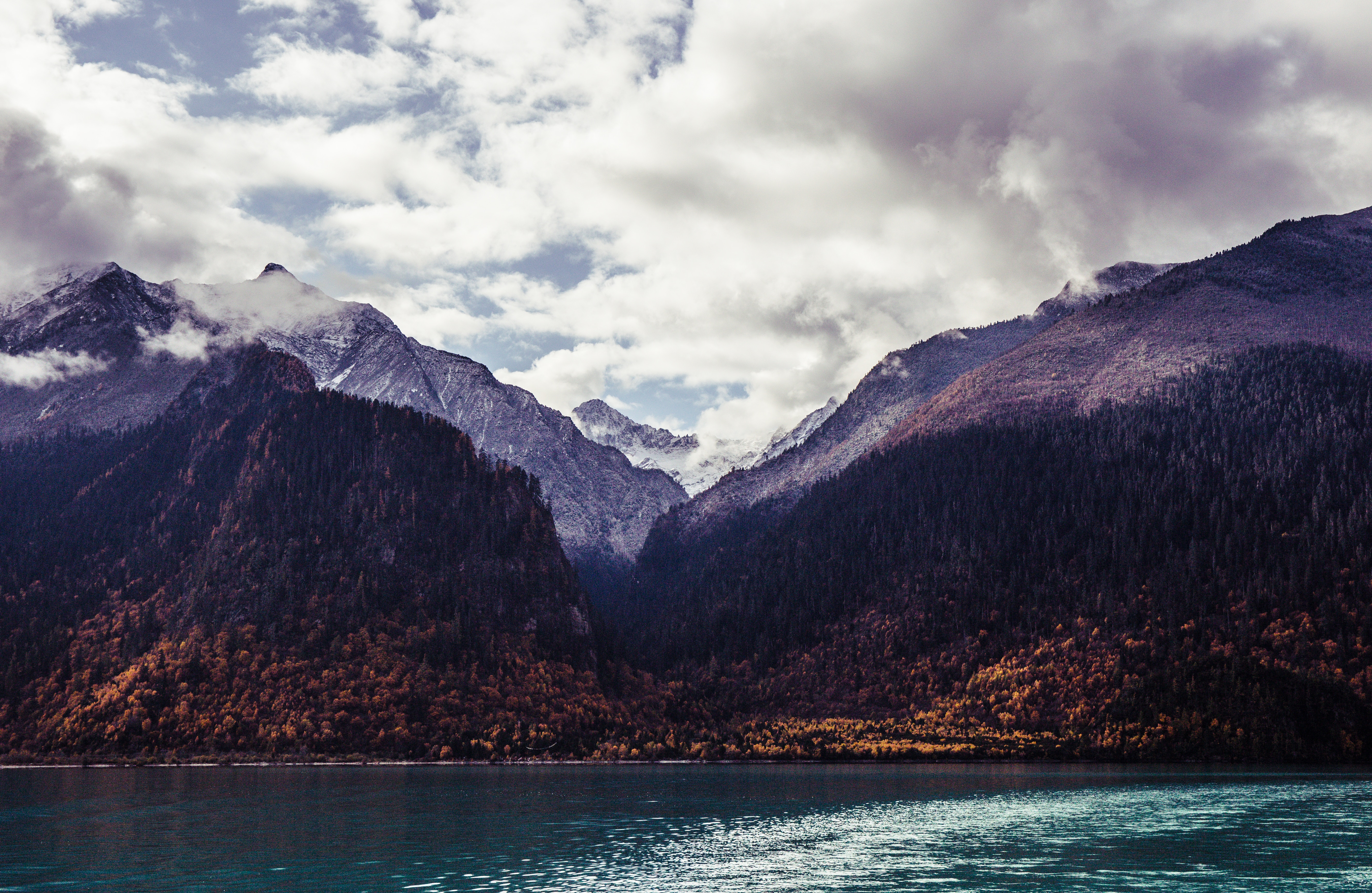 Basong Co. Mountains and Lake in Autumn HD Wallpaper