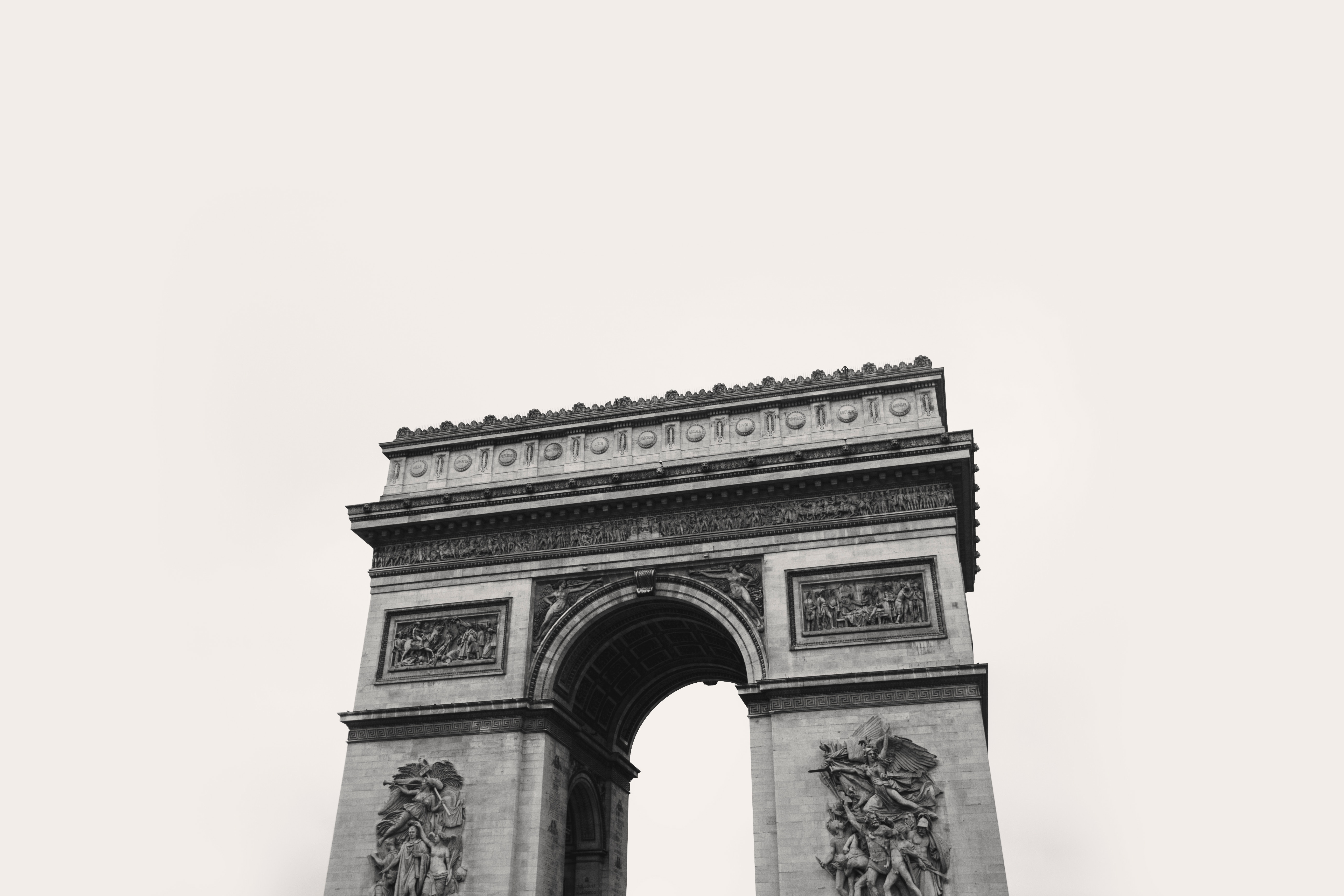 Arc de Triomphe in Paris, France HD Wallpaper