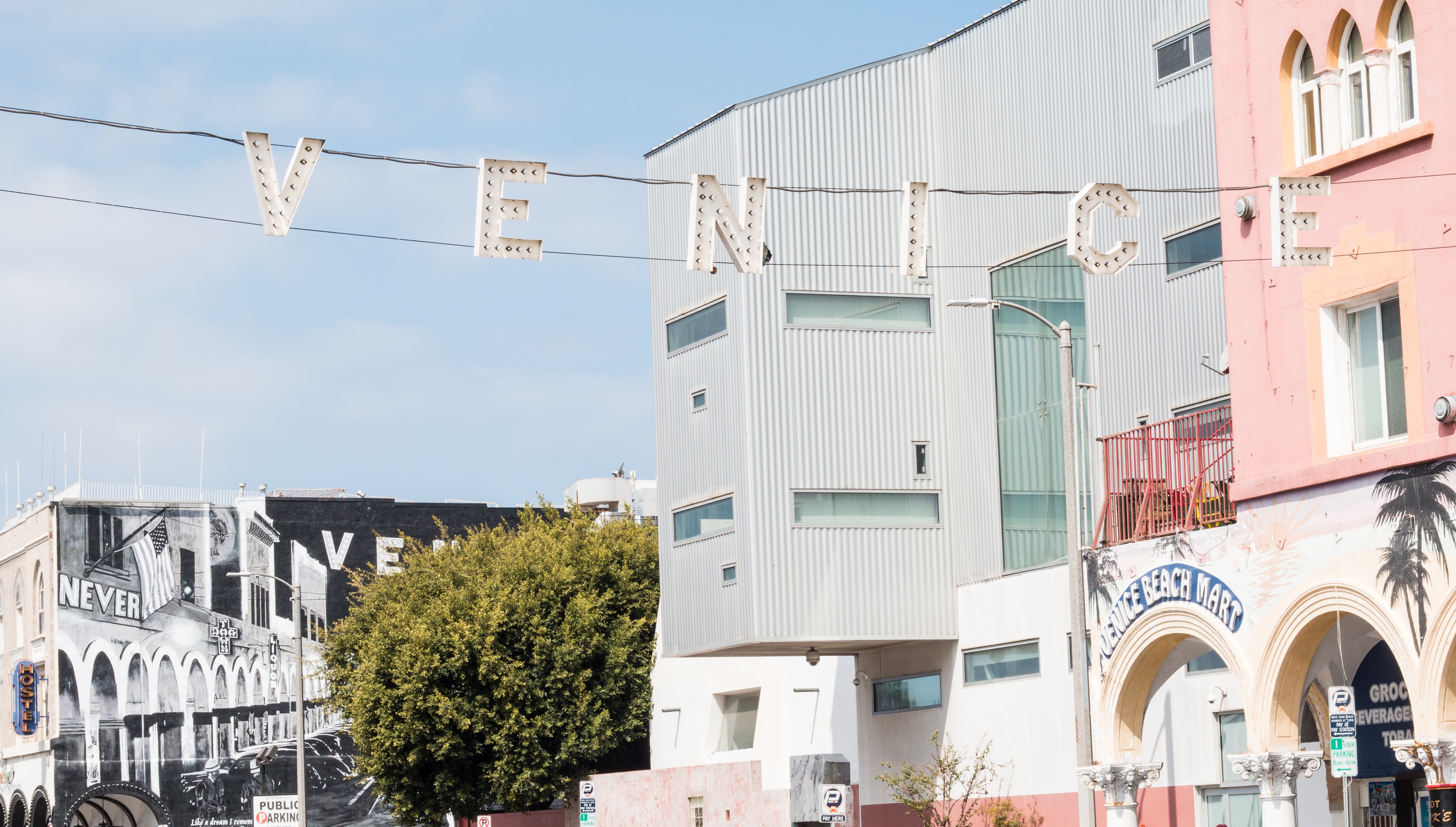 Venice Beach Mart sign and buildings HD Wallpaper