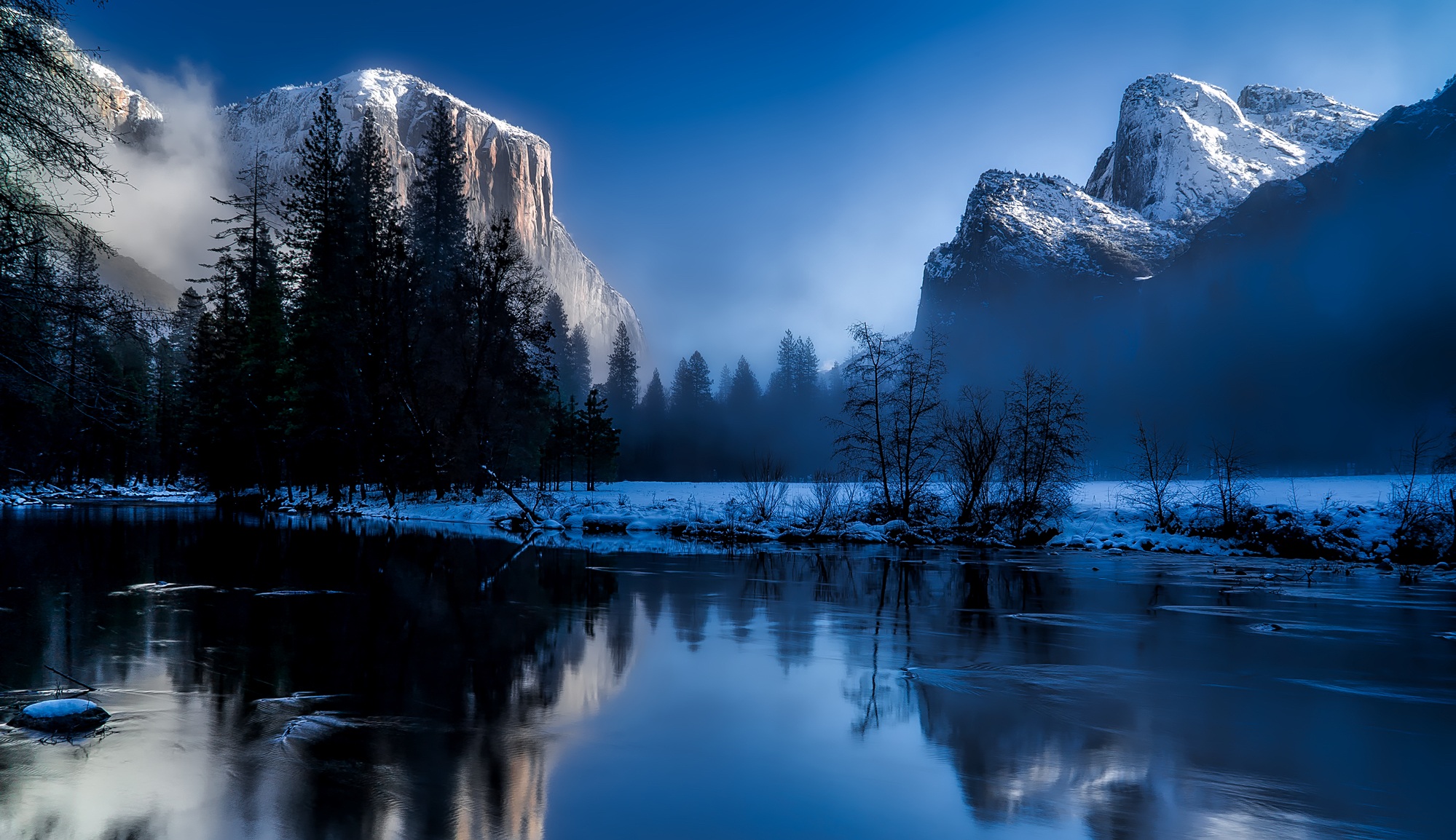El Capitan and Half Dome in Yosemite National Park during winter HD Wallpaper