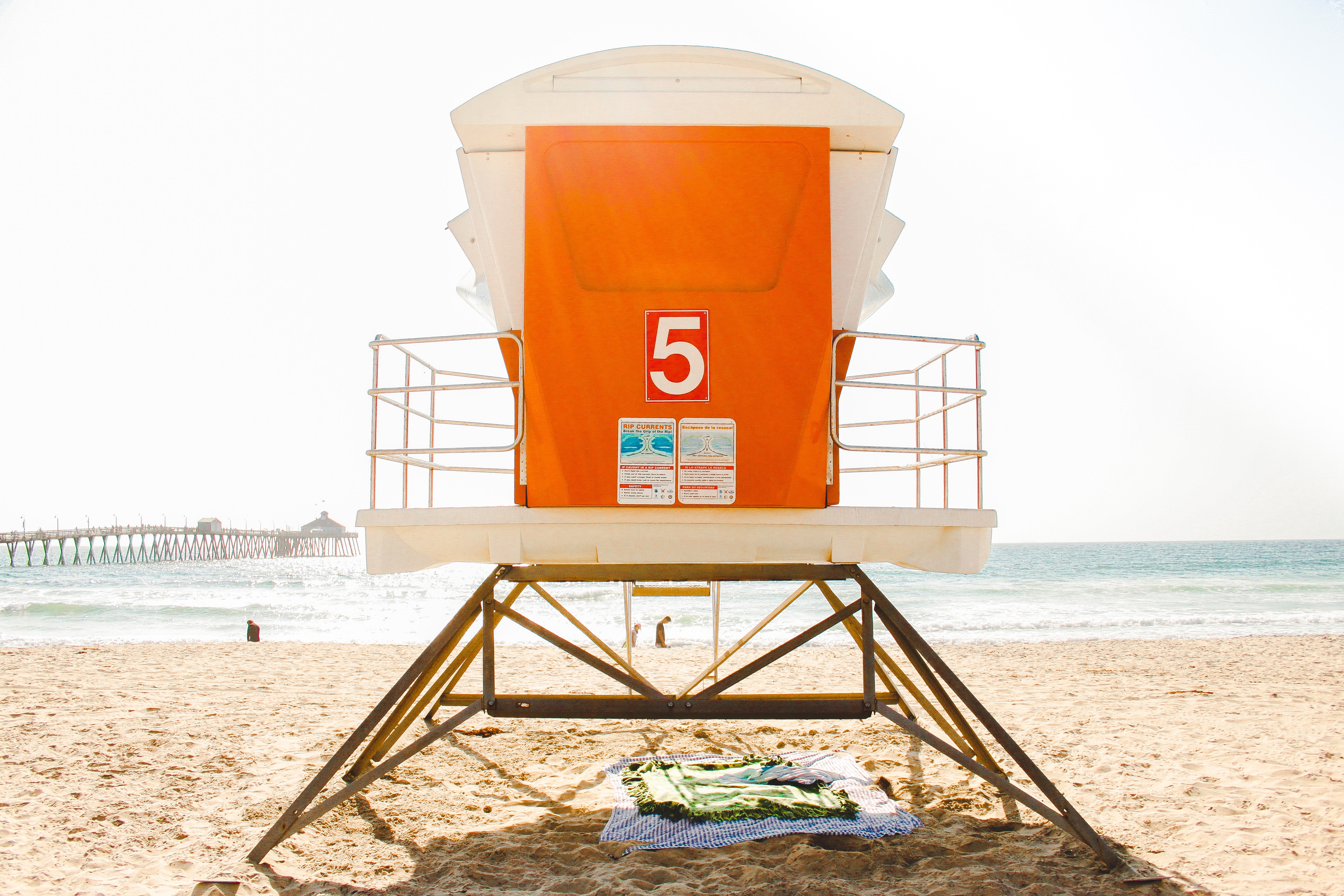 Lifeguard Tower Number 5 on a Sandy Beach HD Wallpaper