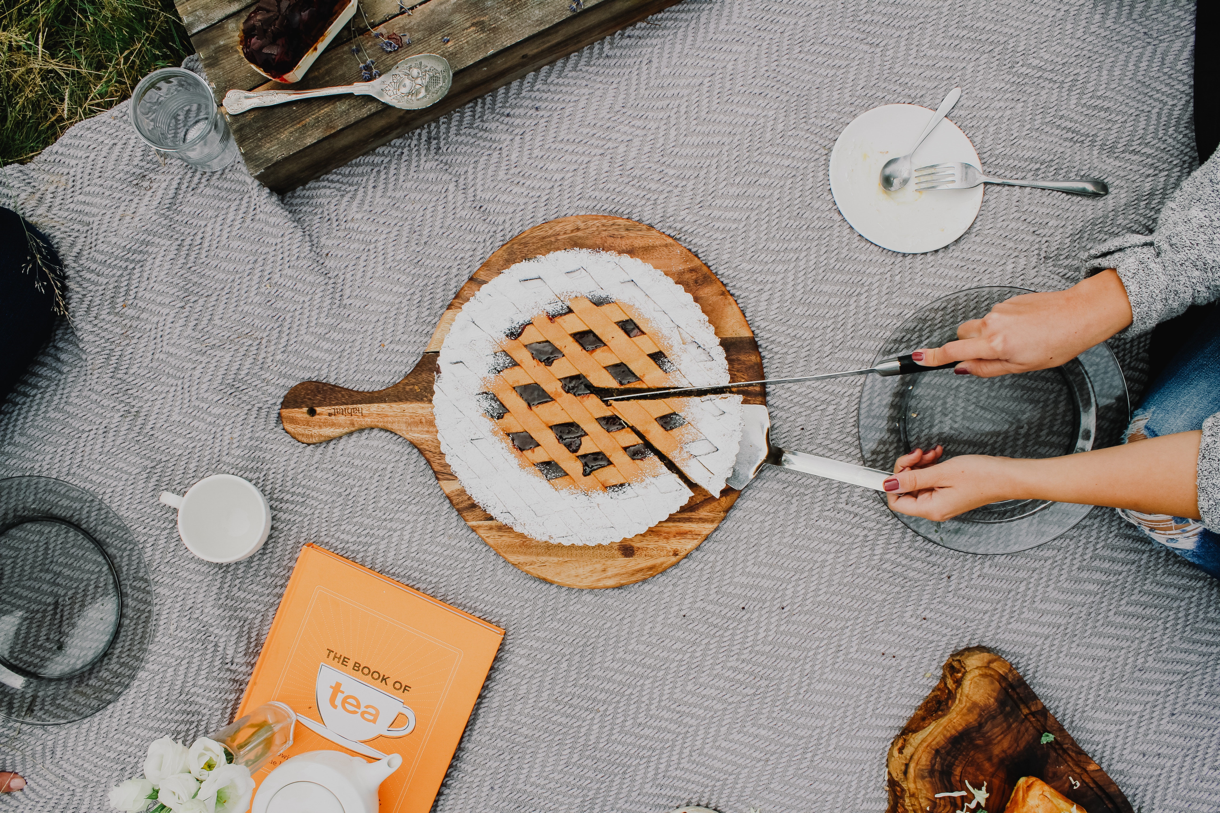 Picnic with pie and tea HD Wallpaper