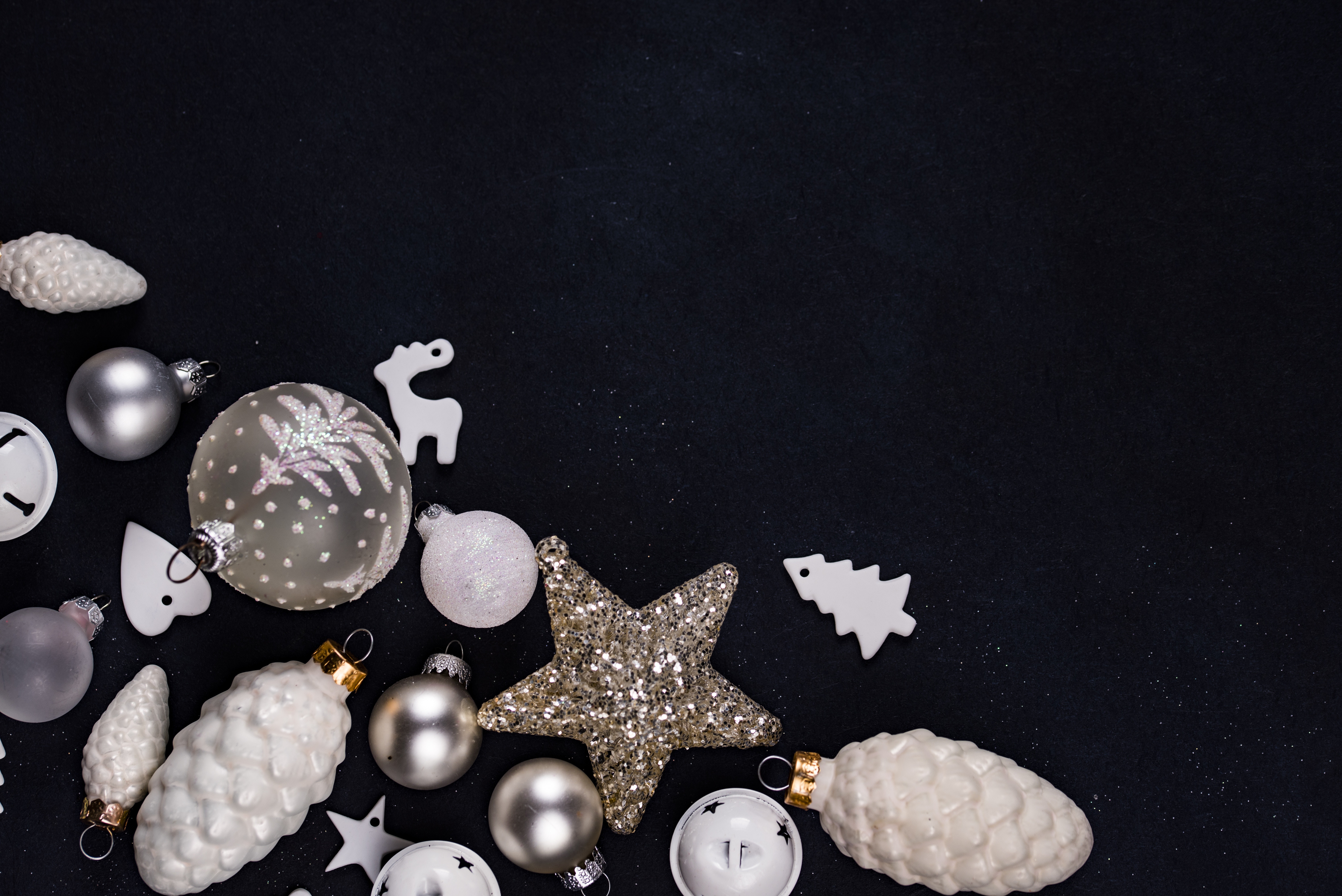 White Christmas ornaments on a black background HD Wallpaper