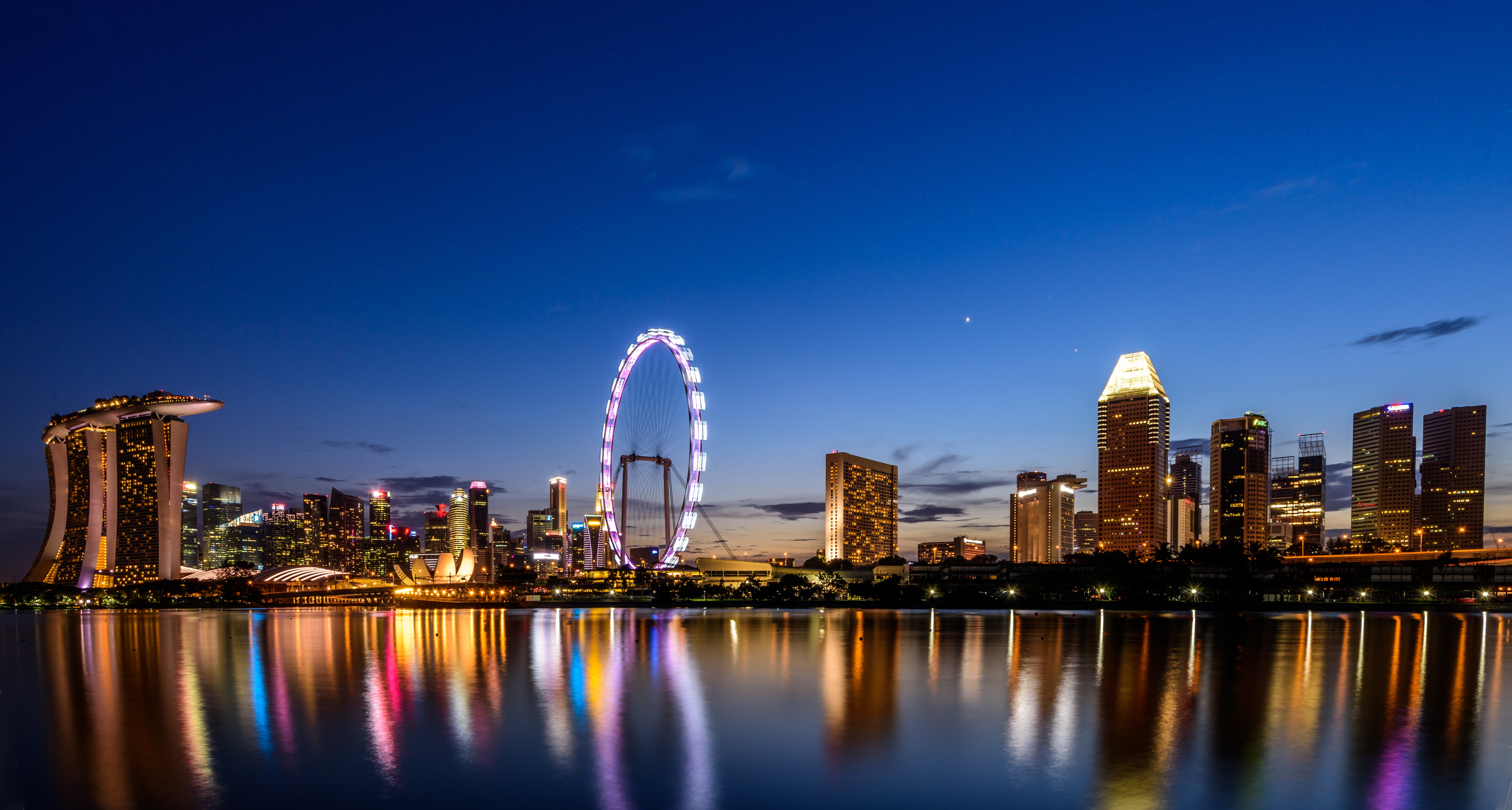 Singapore skyline with Marina Bay Sands and Singapore Flyer at blue hour HD Wallpaper