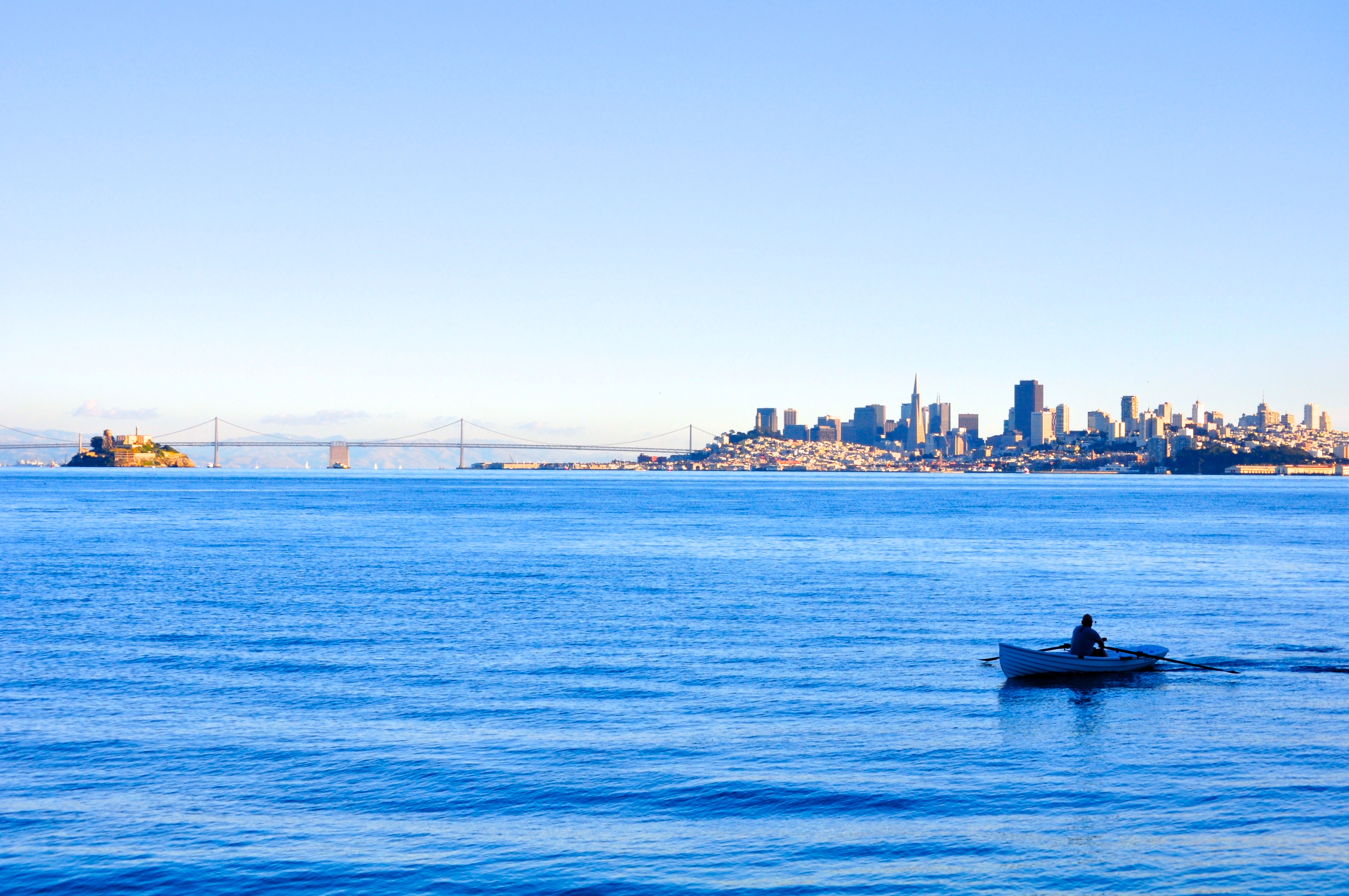 Rowboat on San Francisco Bay with City Skyline HD Wallpaper