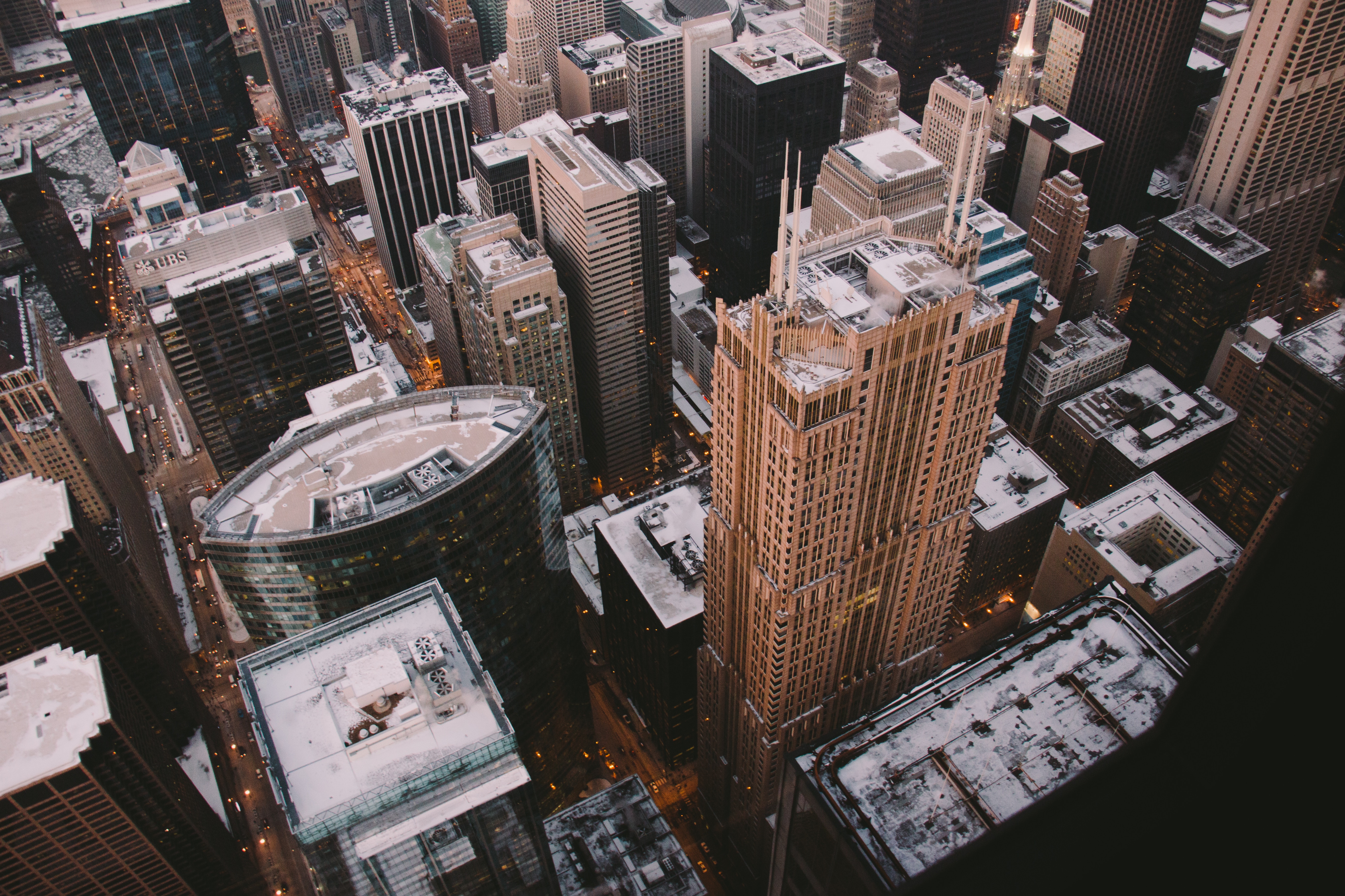 Aerial view of Chicago cityscape in winter HD Wallpaper