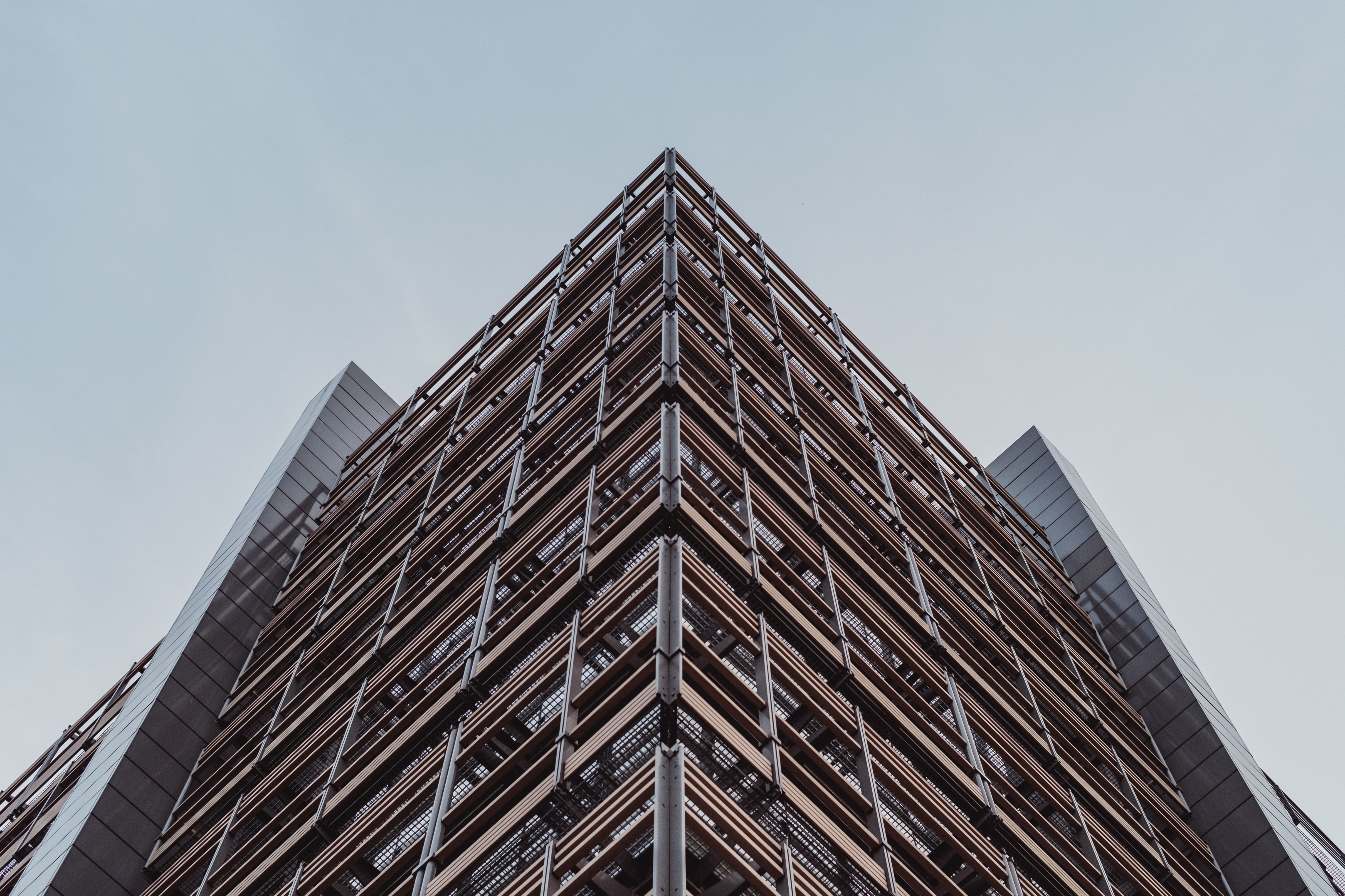 Geometric skyscraper in London, UK HD Wallpaper