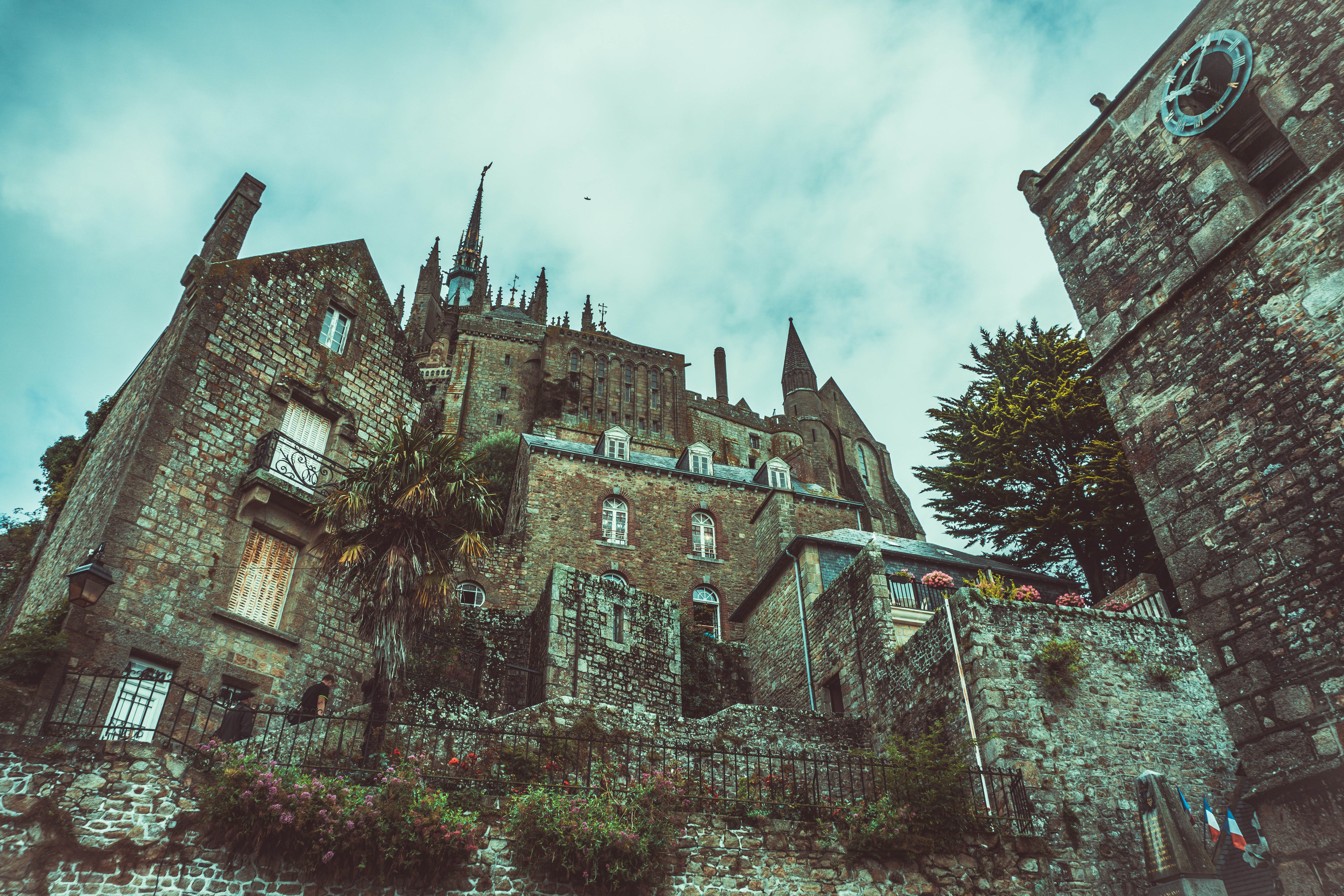 Mont Saint-Michel medieval architecture in France HD Wallpaper