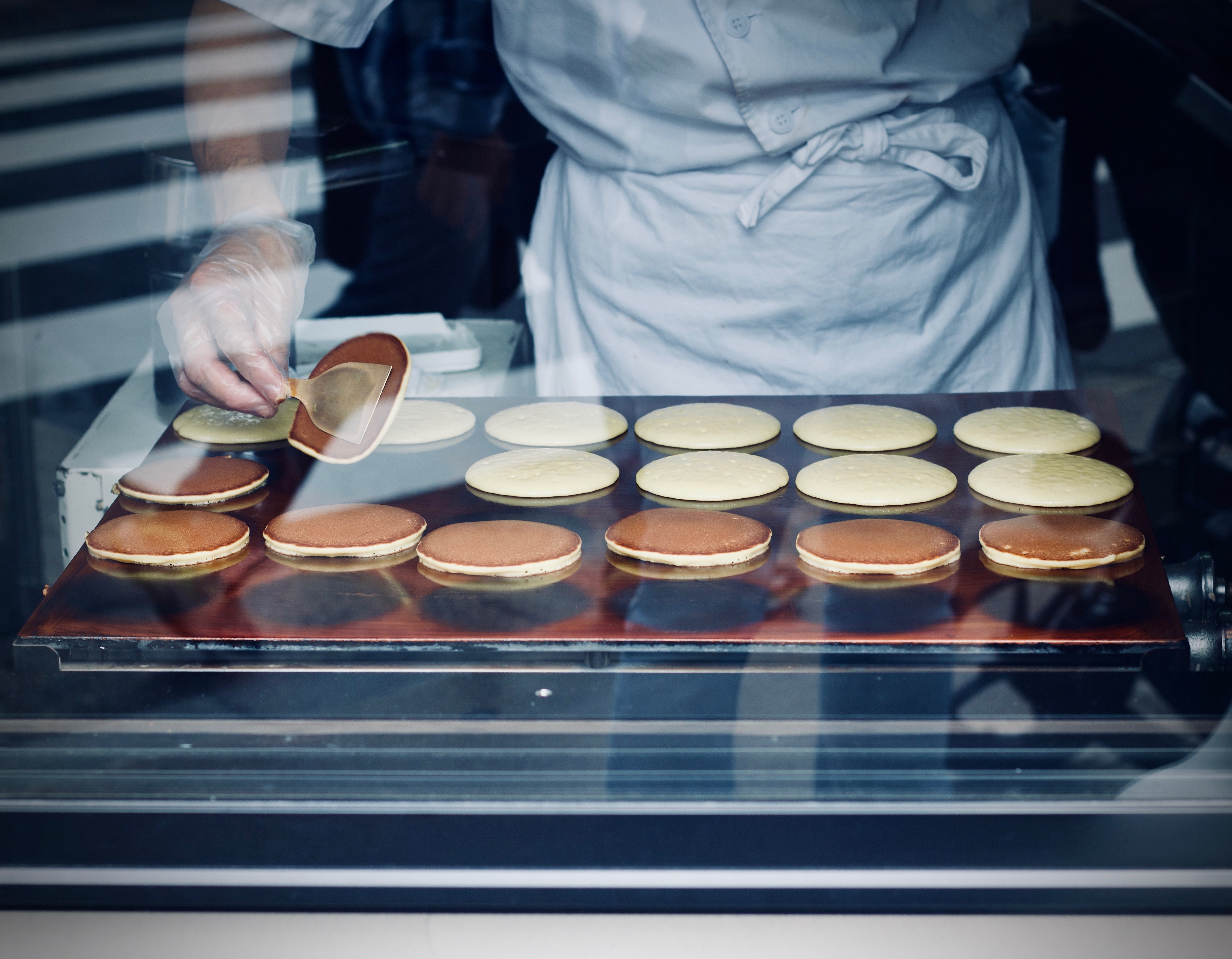 Dorayaki baking in Japan HD Wallpaper