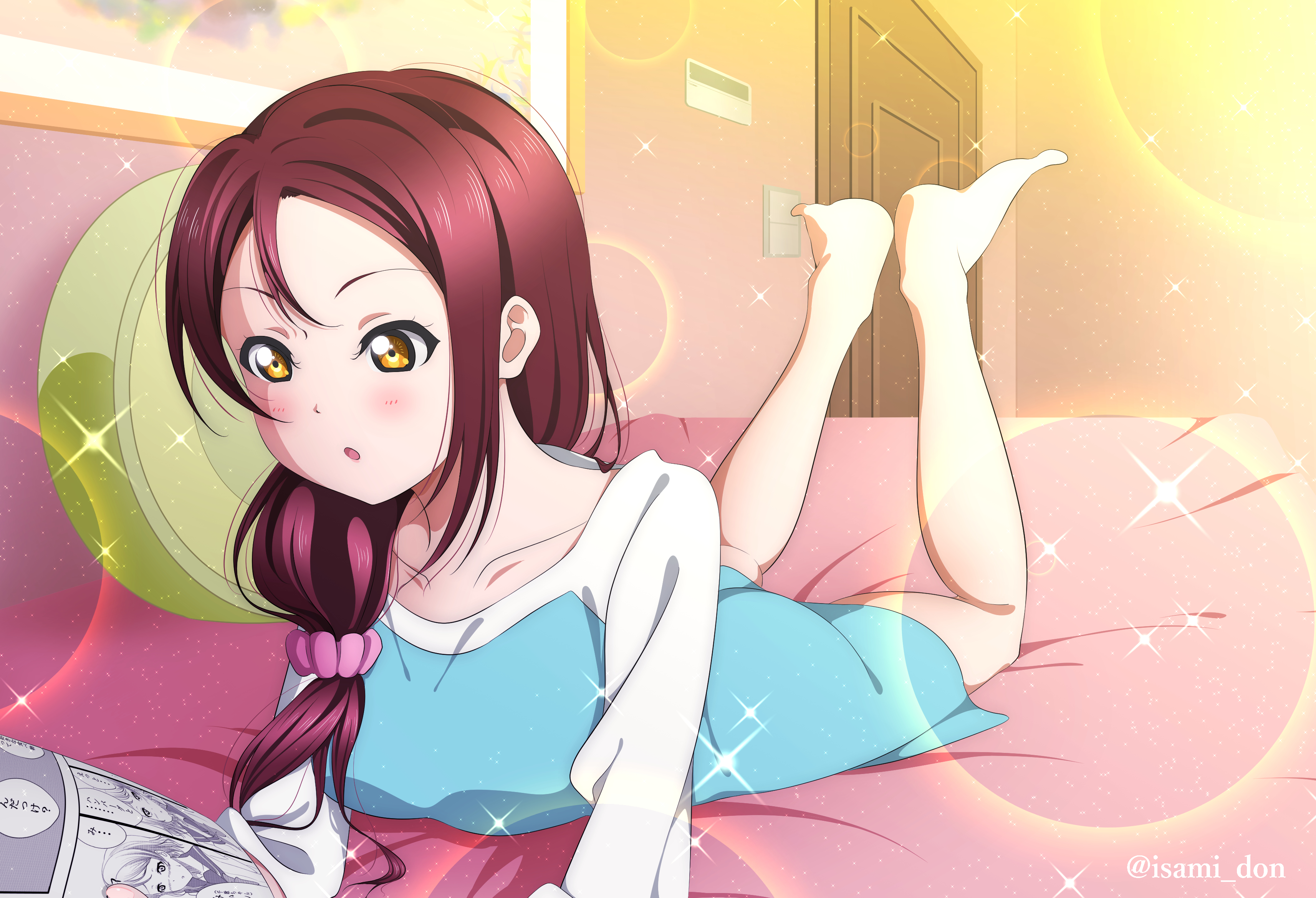 Riko Sakurauchi reading a magazine HD Wallpaper