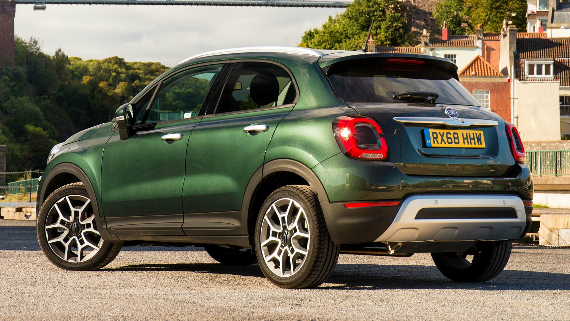 Green Fiat 500X Cross Crossover SUV HD Wallpaper