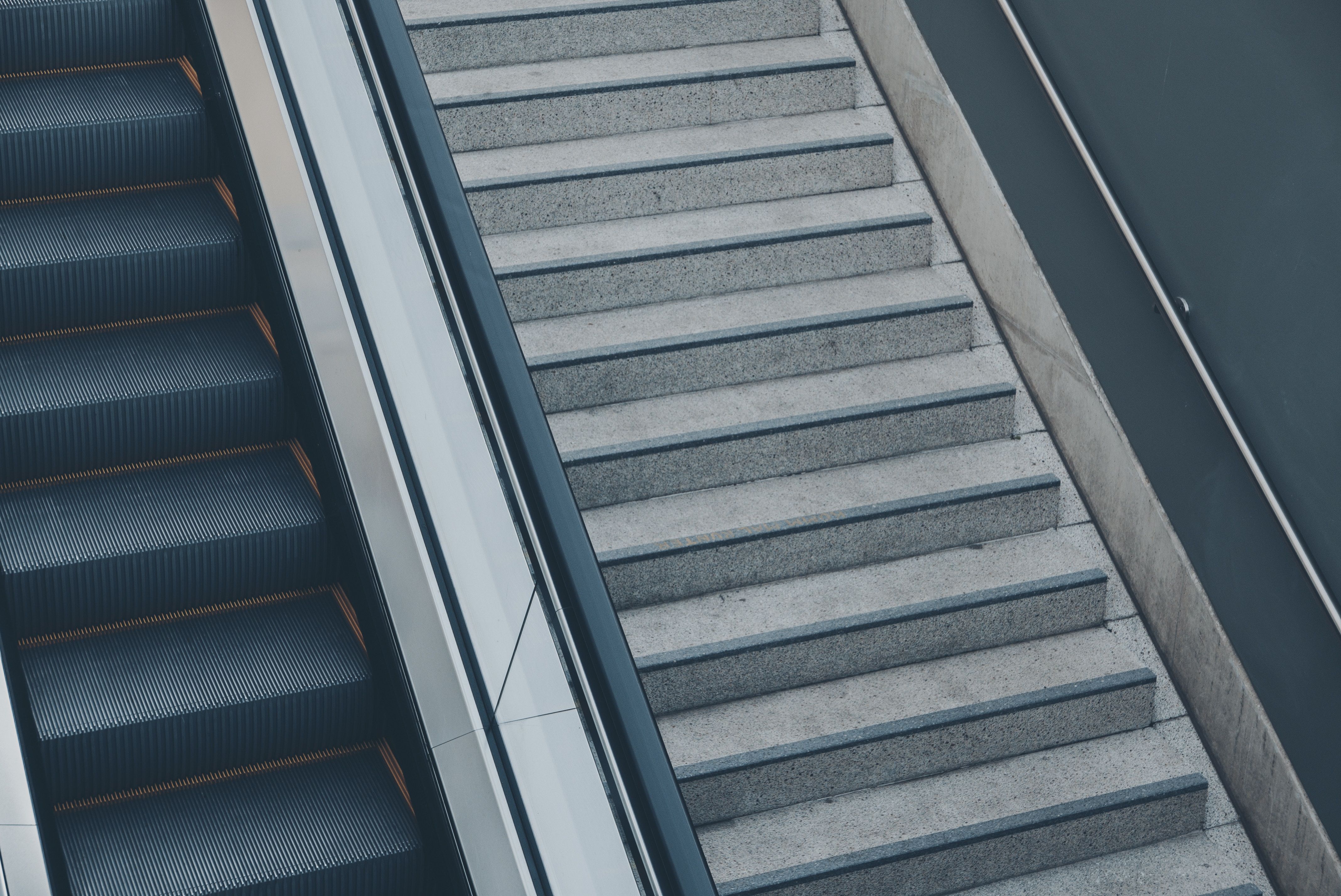 Escalator and stairs in Cologne, Germany HD Wallpaper