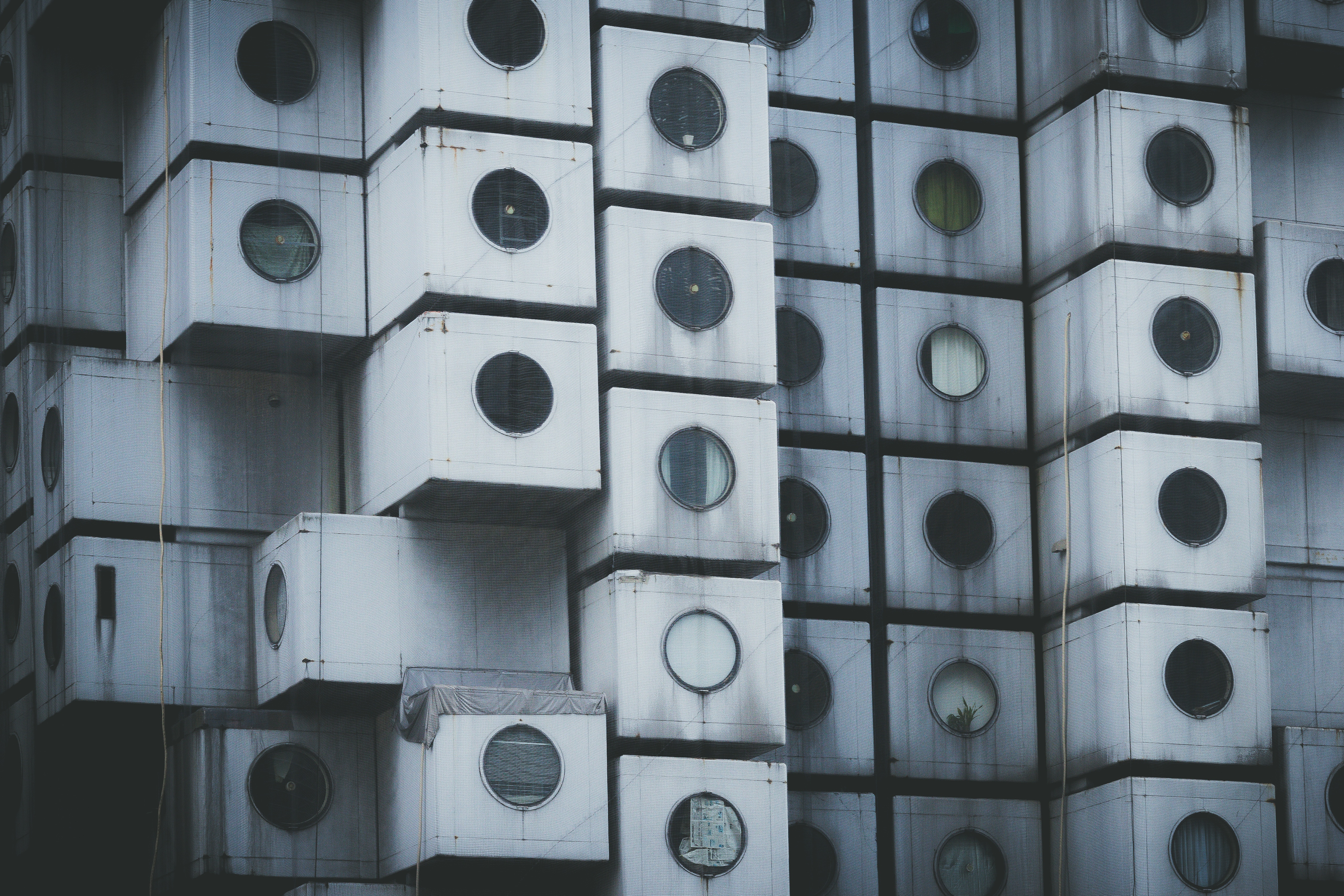 Nakagin Capsule Tower Building in Tokyo, Japan HD Wallpaper