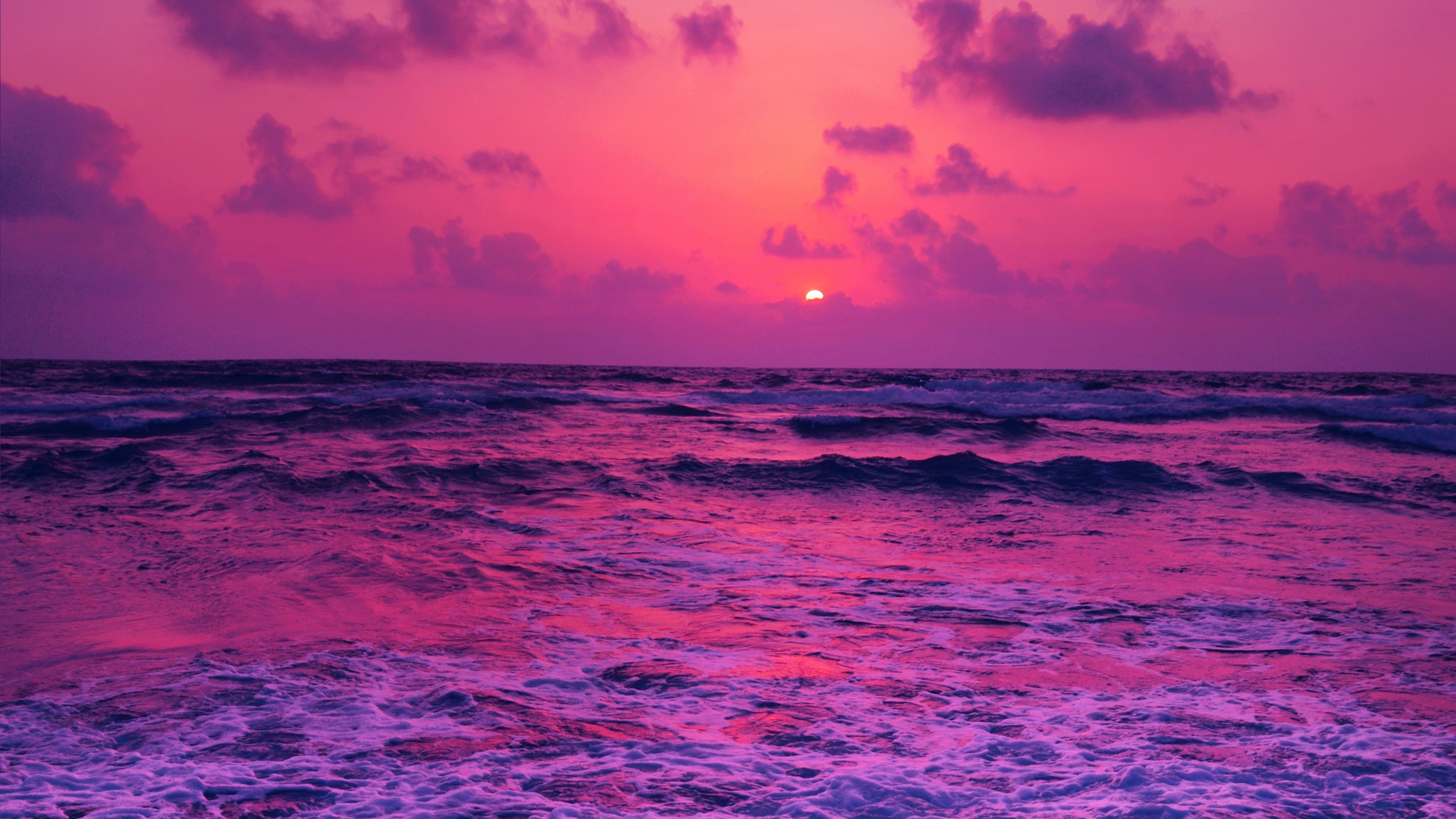 Ocean sunset with pink and purple clouds HD Wallpaper