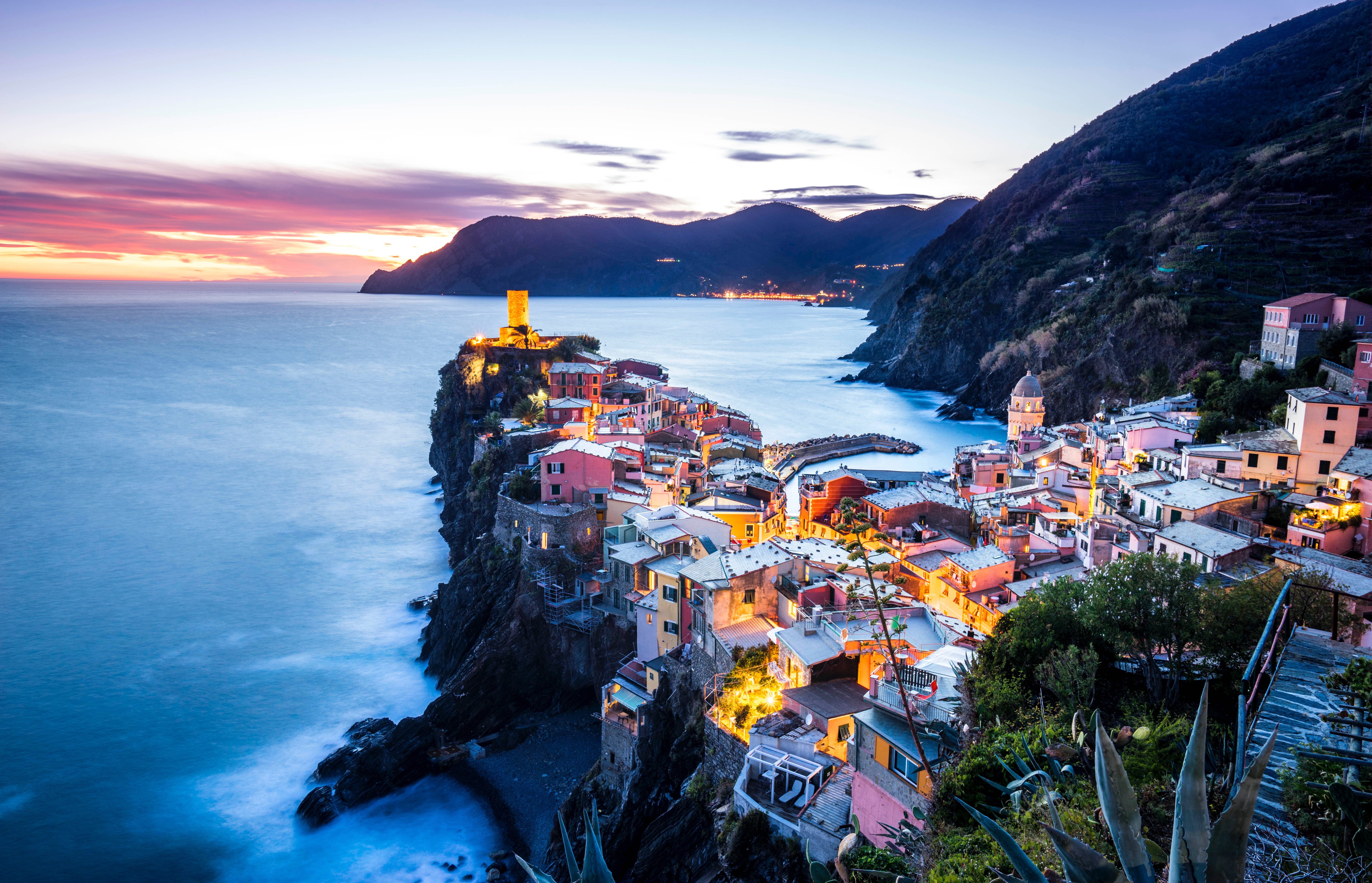 Vernazza coastal town at dusk with long exposure seascape HD Wallpaper